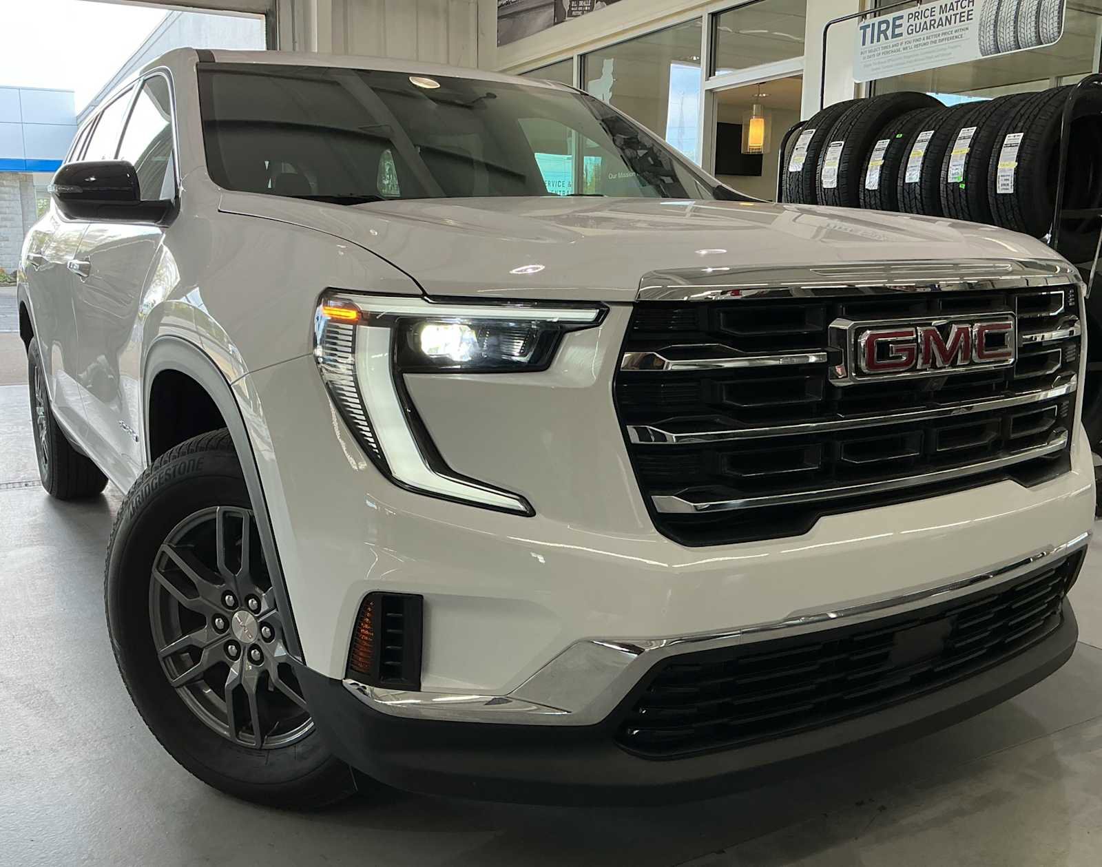 Used 2025 GMC Acadia Elevation