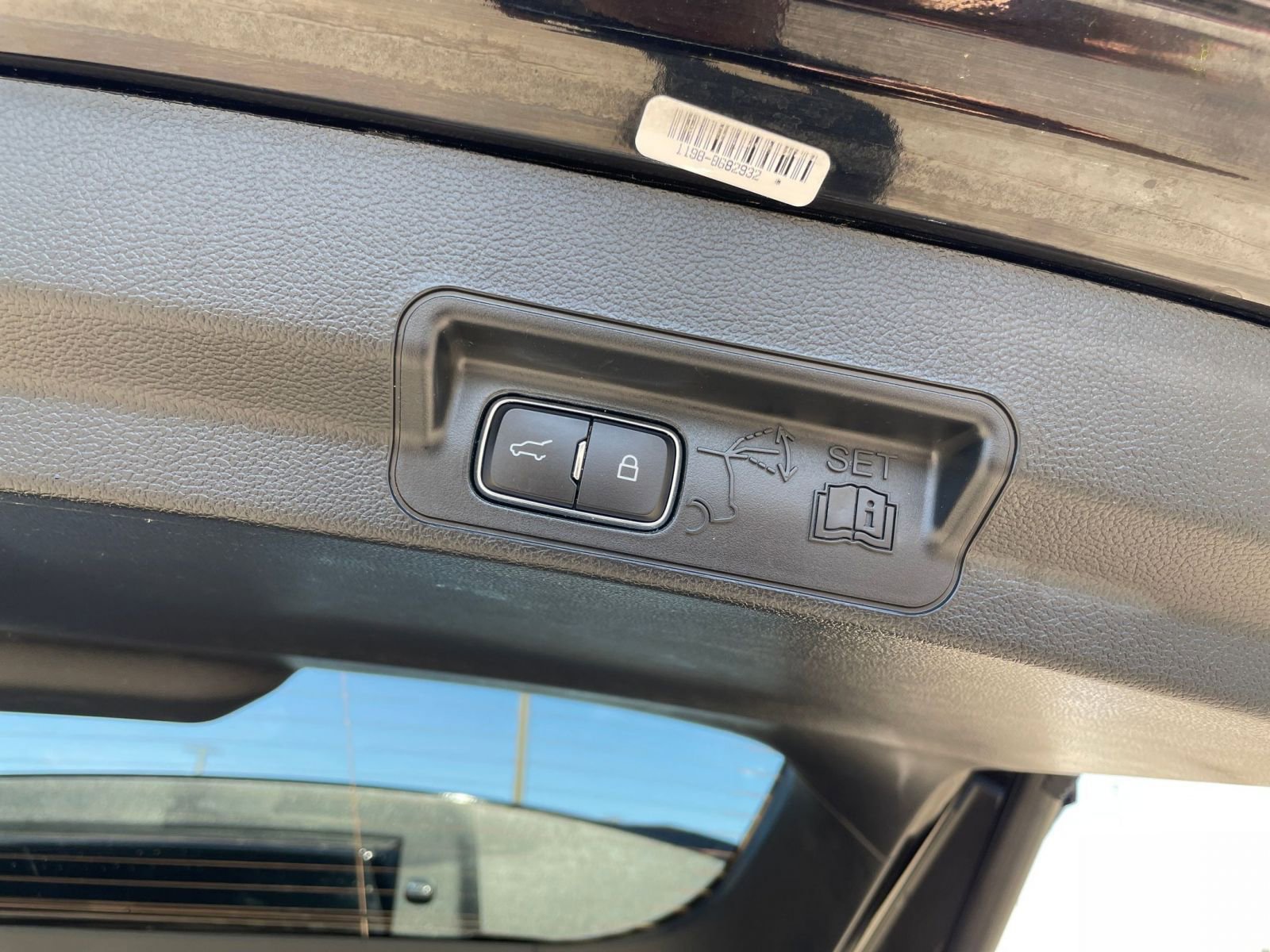 Used 2023 Ford Explorer Limited image 24