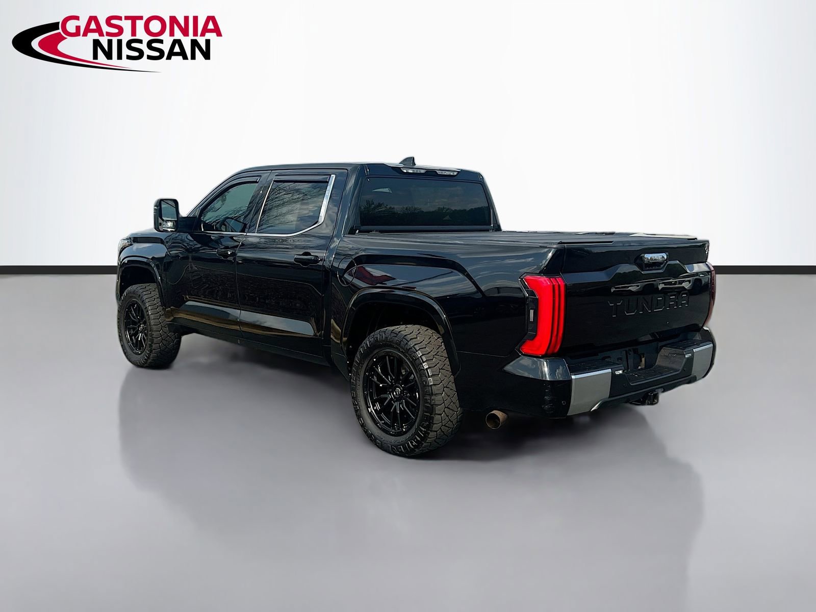 Used 2024 Toyota Tundra Limited w/ Power Package image 6