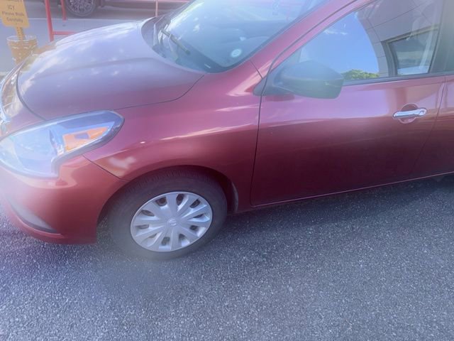 Used 2017 Nissan Versa SV FWD image 3