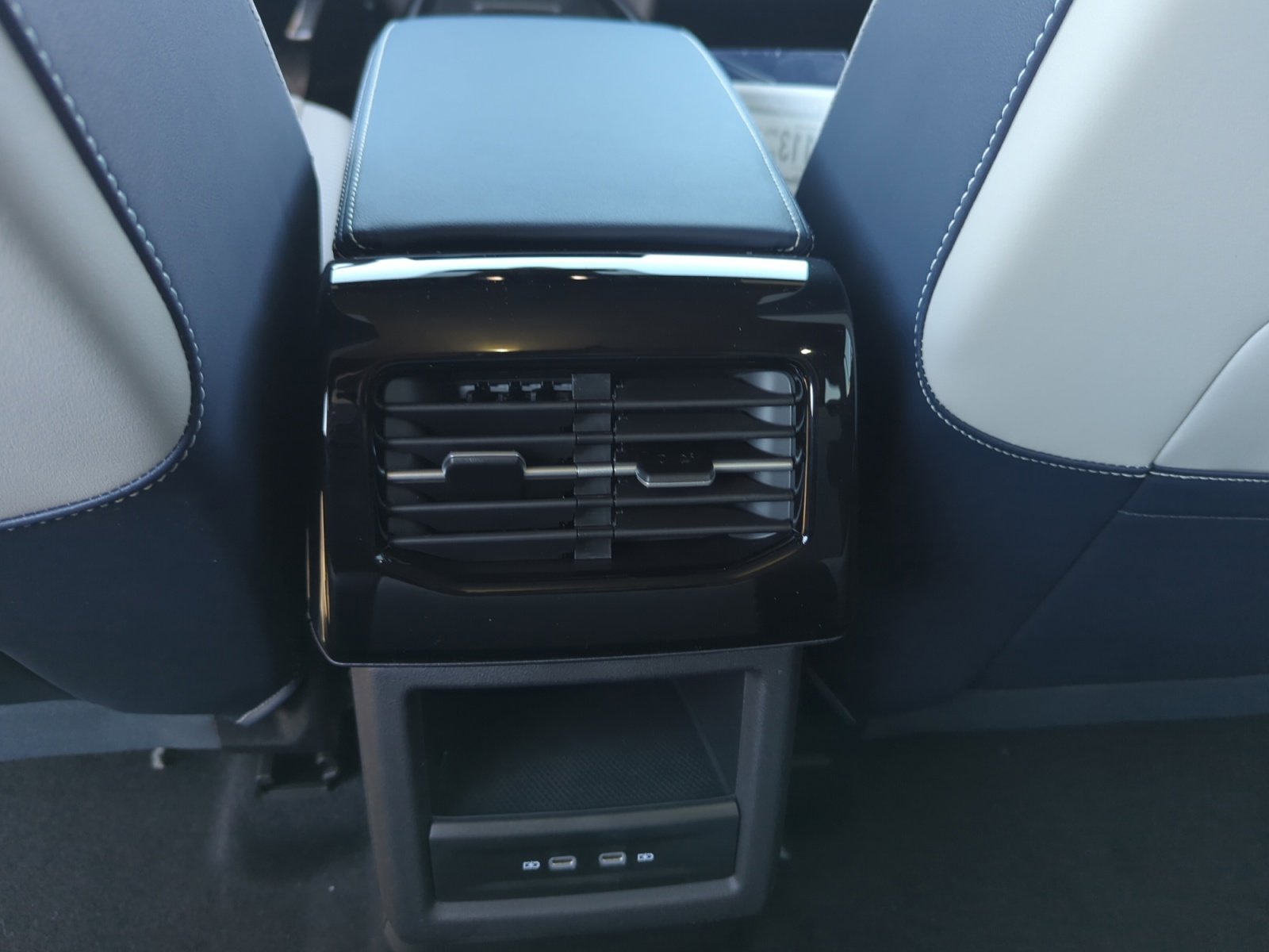 New 2025 Volkswagen ID.4 Pro S RWD image 30