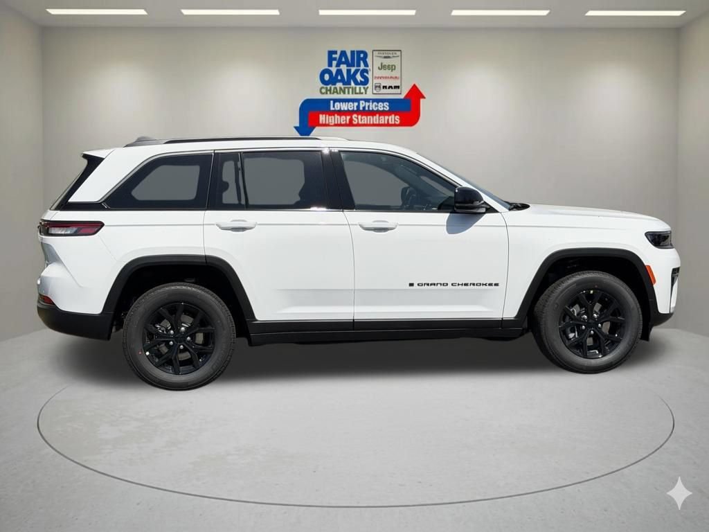 New 2026 Jeep Grand Cherokee Altitude AWD/4WD image 5