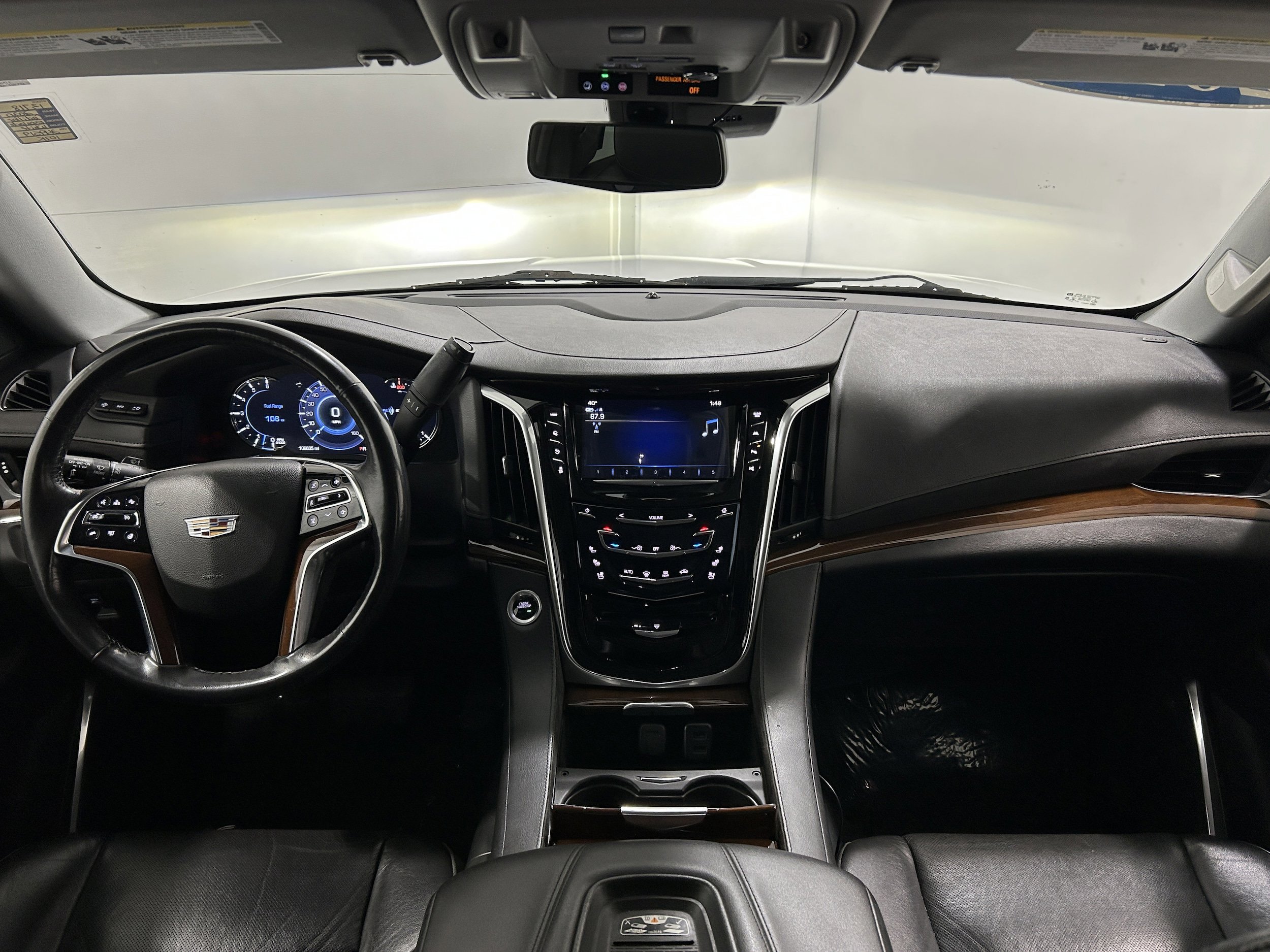 Used 2020 Cadillac Escalade ESV Premium Luxury image 15
