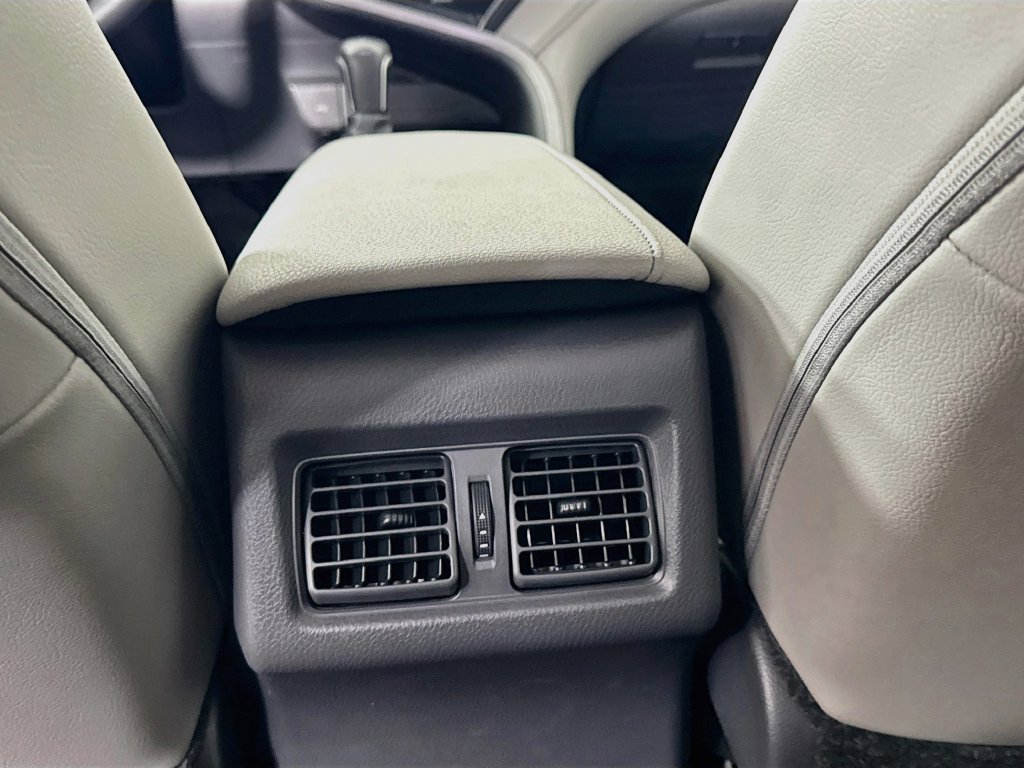 Used 2021 Toyota Camry XLE FWD image 29