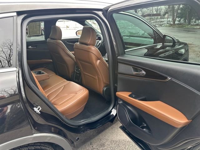 Used 2022 Lincoln Nautilus Reserve image 19