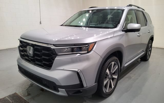 Used 2023 Honda Pilot Elite image 4