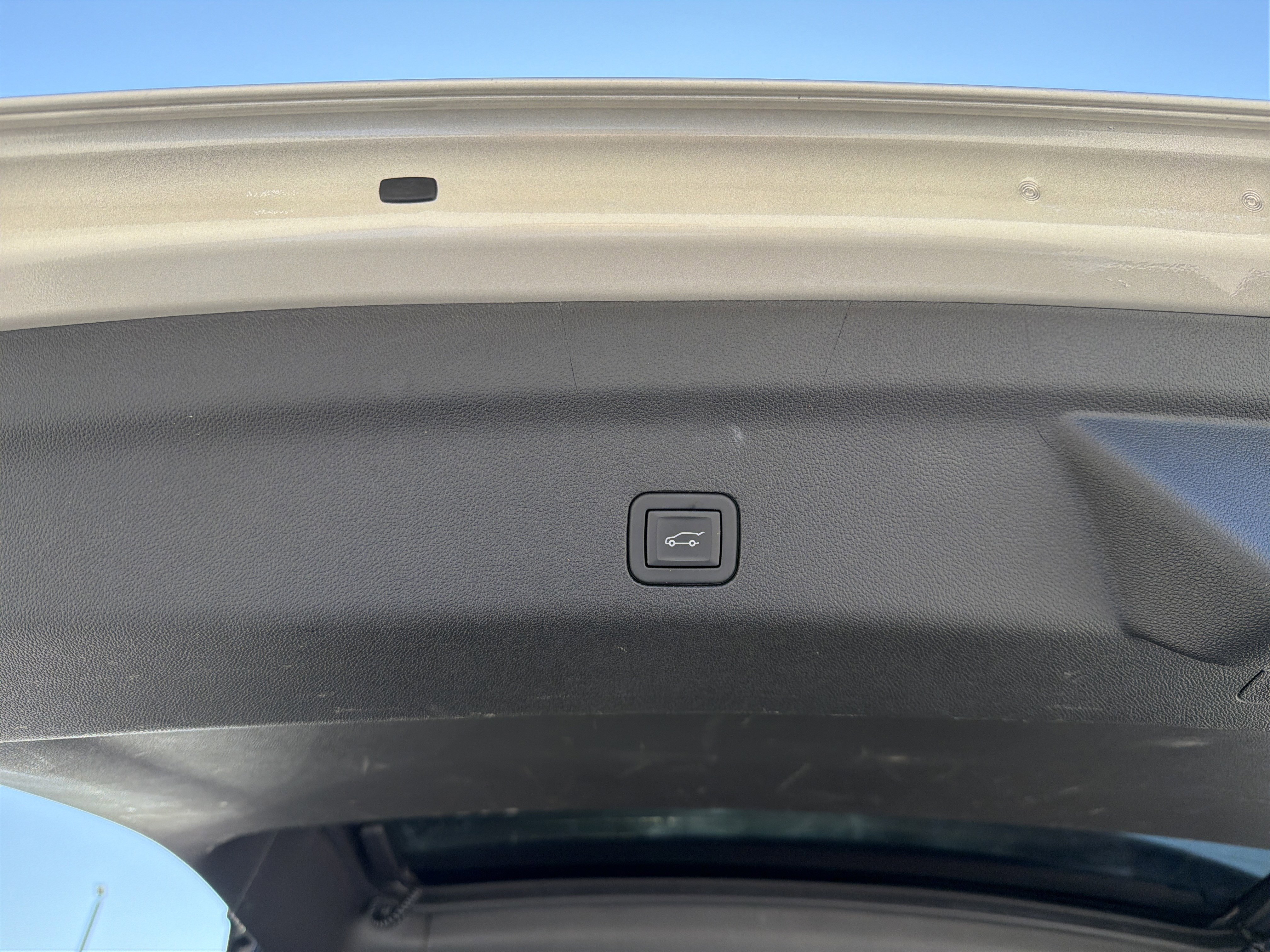 Used 2024 Chevrolet Tahoe Premier w/ Premium Package 2 image 23