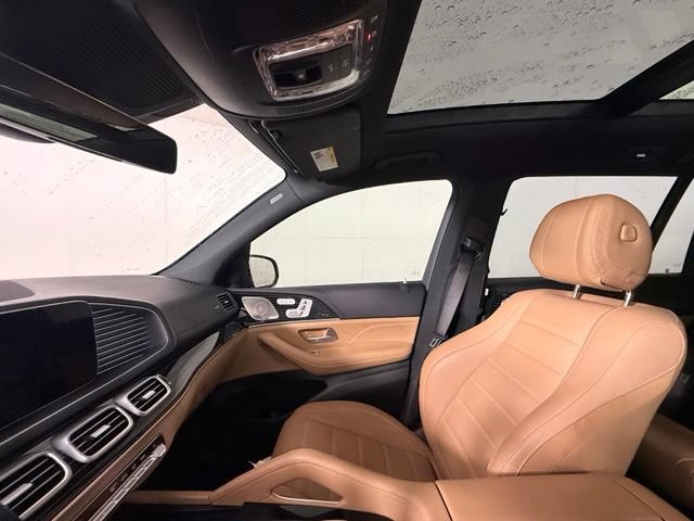 Used 2024 Mercedes-Benz GLS 580 4MATIC image 27