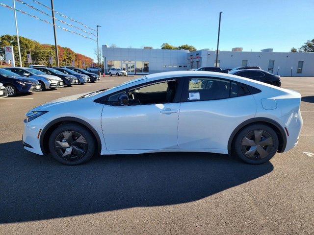 New 2026 Toyota Prius Plug-In Hybrid image 3