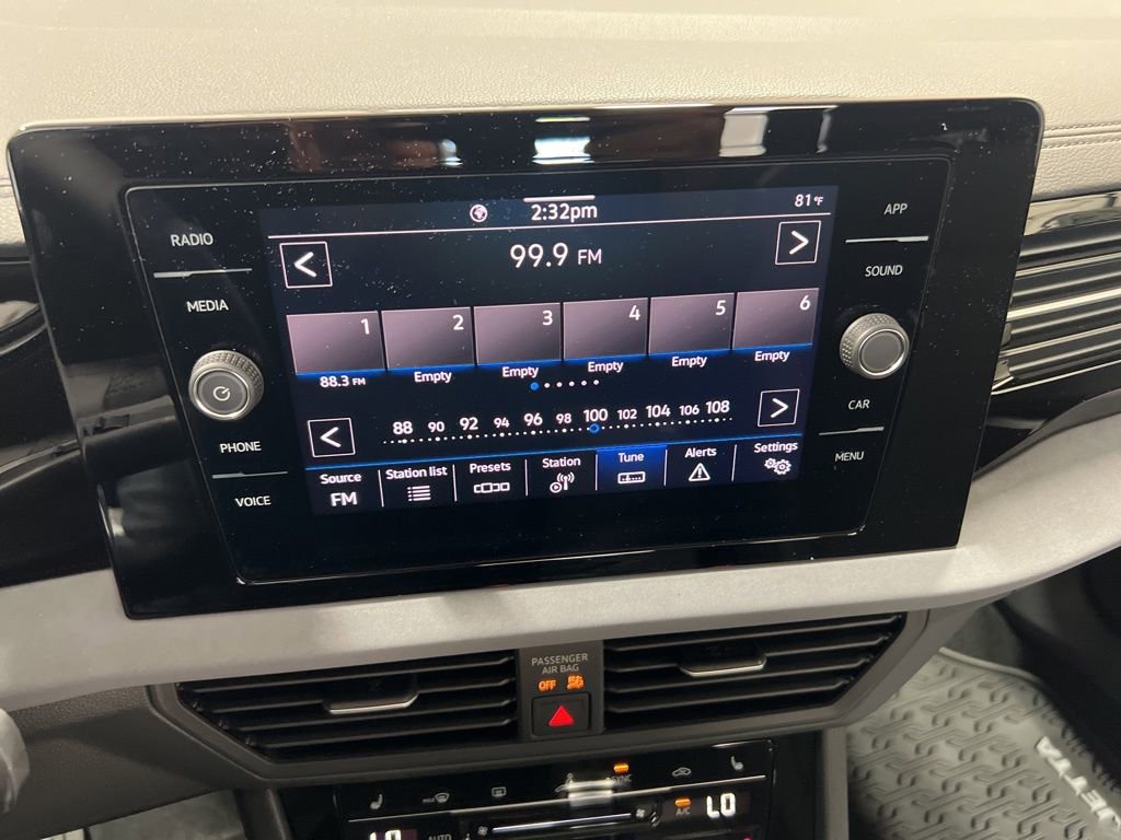 New 2025 Volkswagen Jetta SE image 18