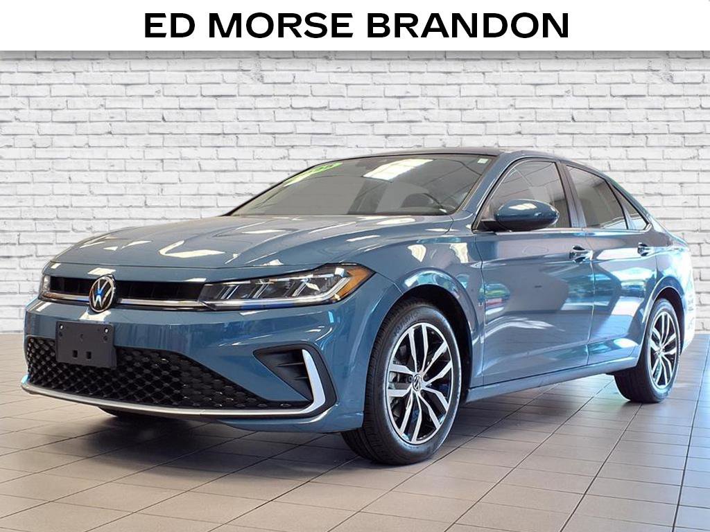 Used 2025 Volkswagen Jetta SE image 1