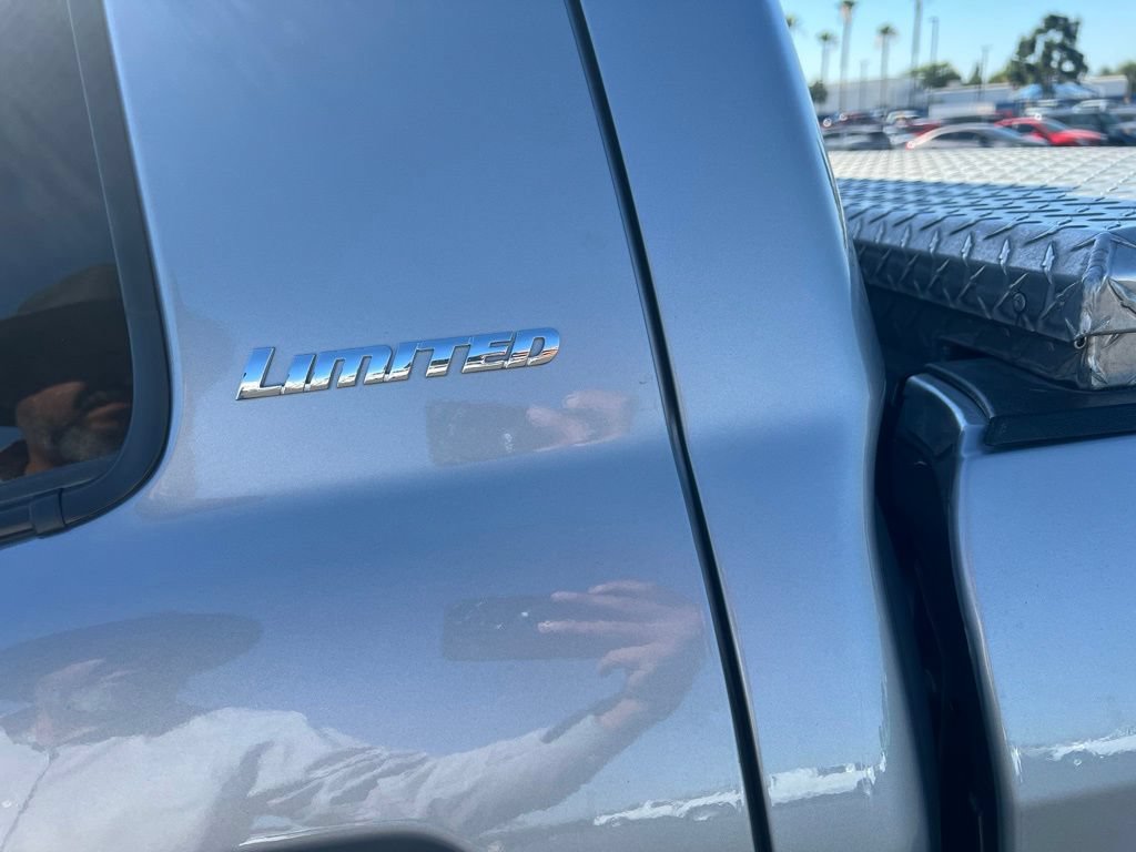 Used 2018 Toyota Tundra Limited w/ Limited Premium Package RWD image 9