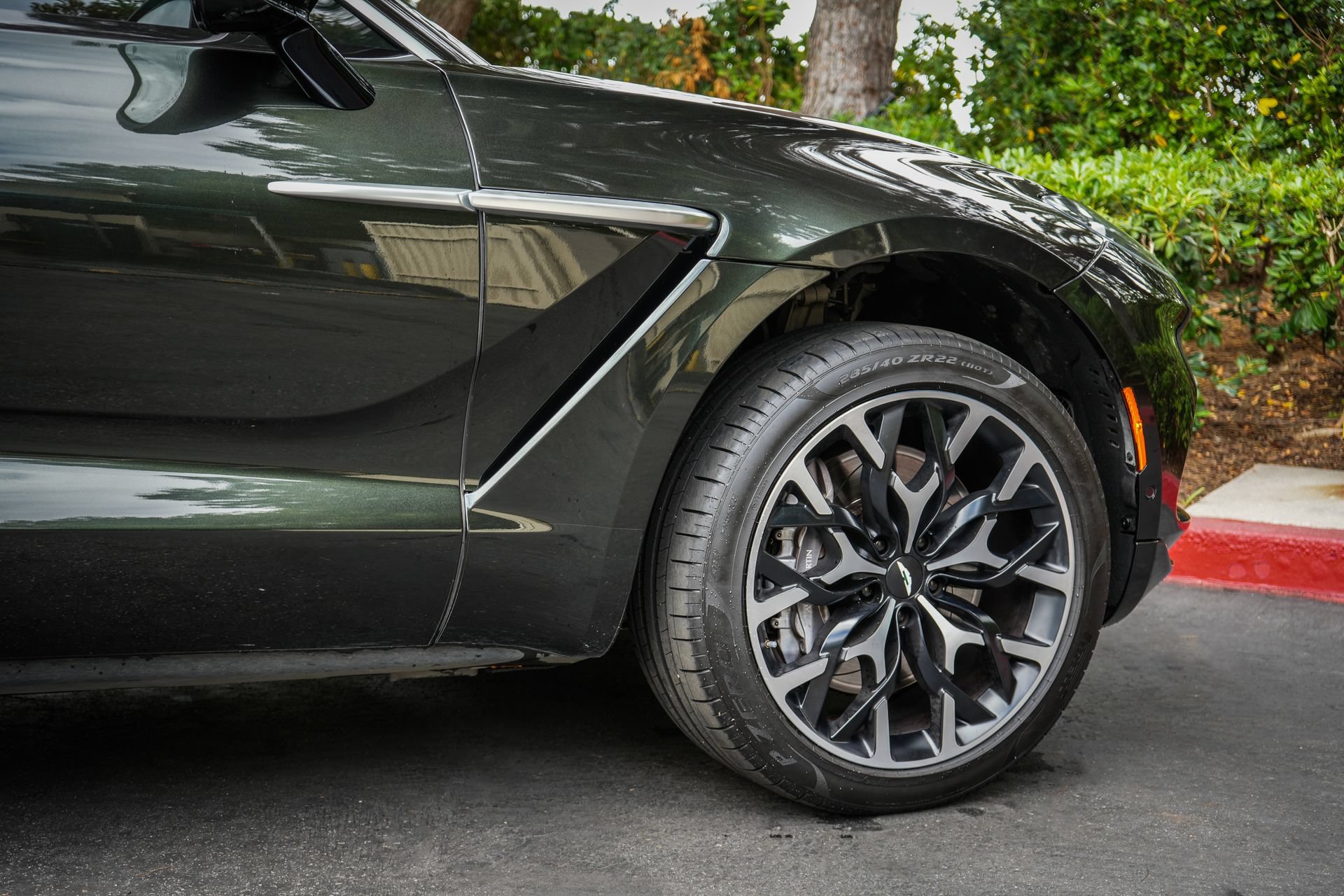 Used 2022 Aston Martin DBX AWD/4WD image 9