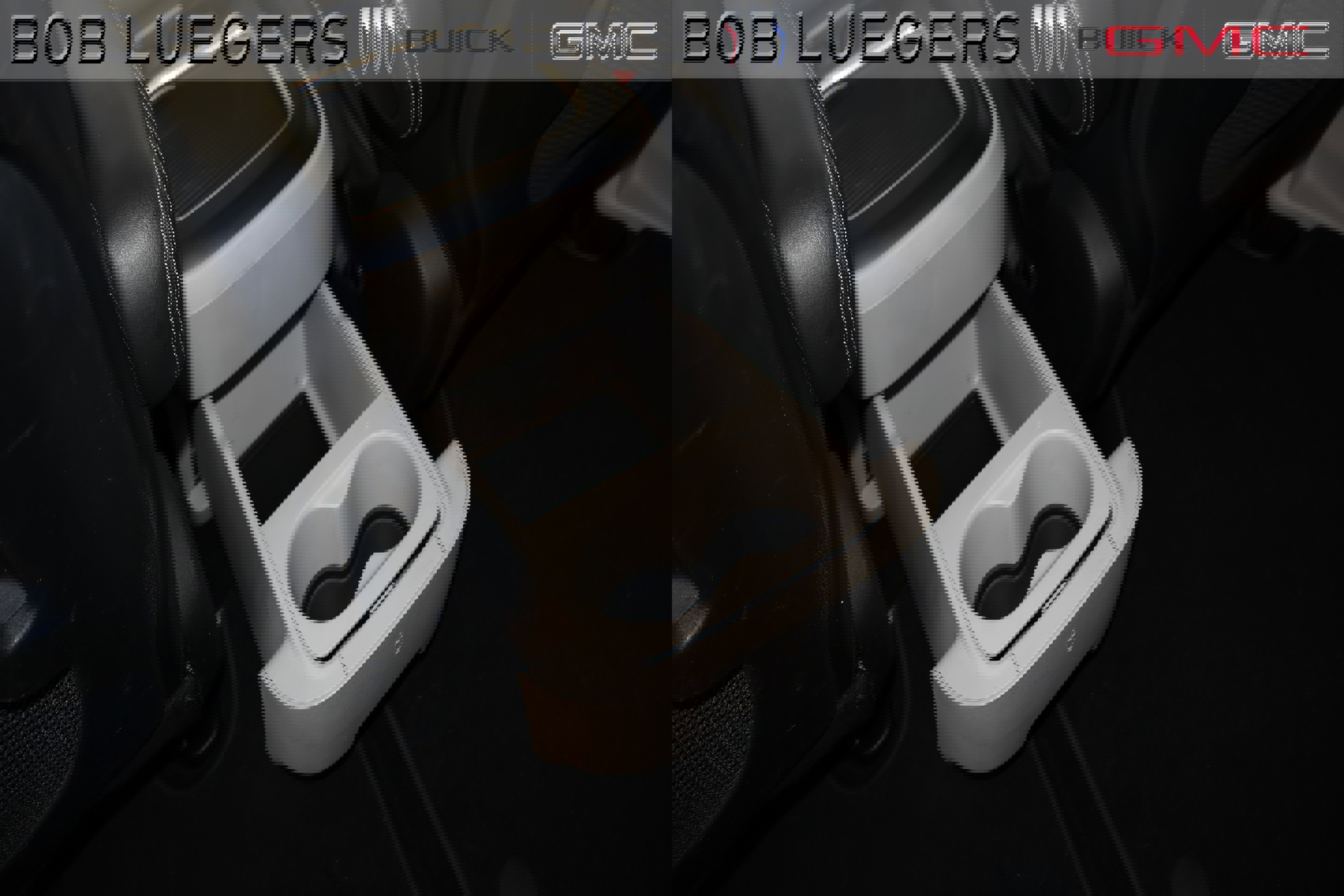 Used 2023 Chrysler Pacifica Touring-L image 11