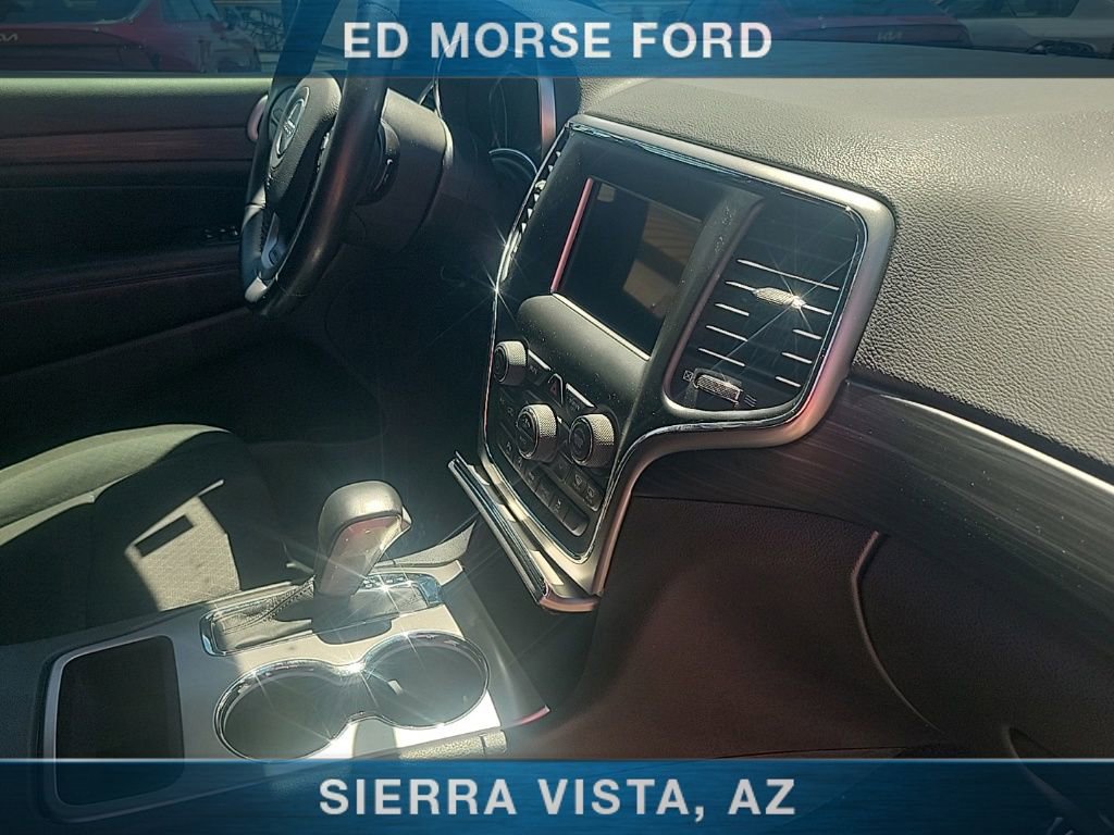 Used 2020 Jeep Grand Cherokee Laredo AWD/4WD image 37