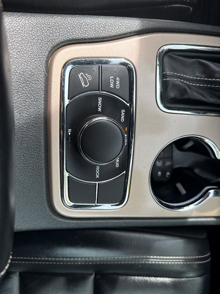 Used 2017 Jeep Grand Cherokee Limited image 30