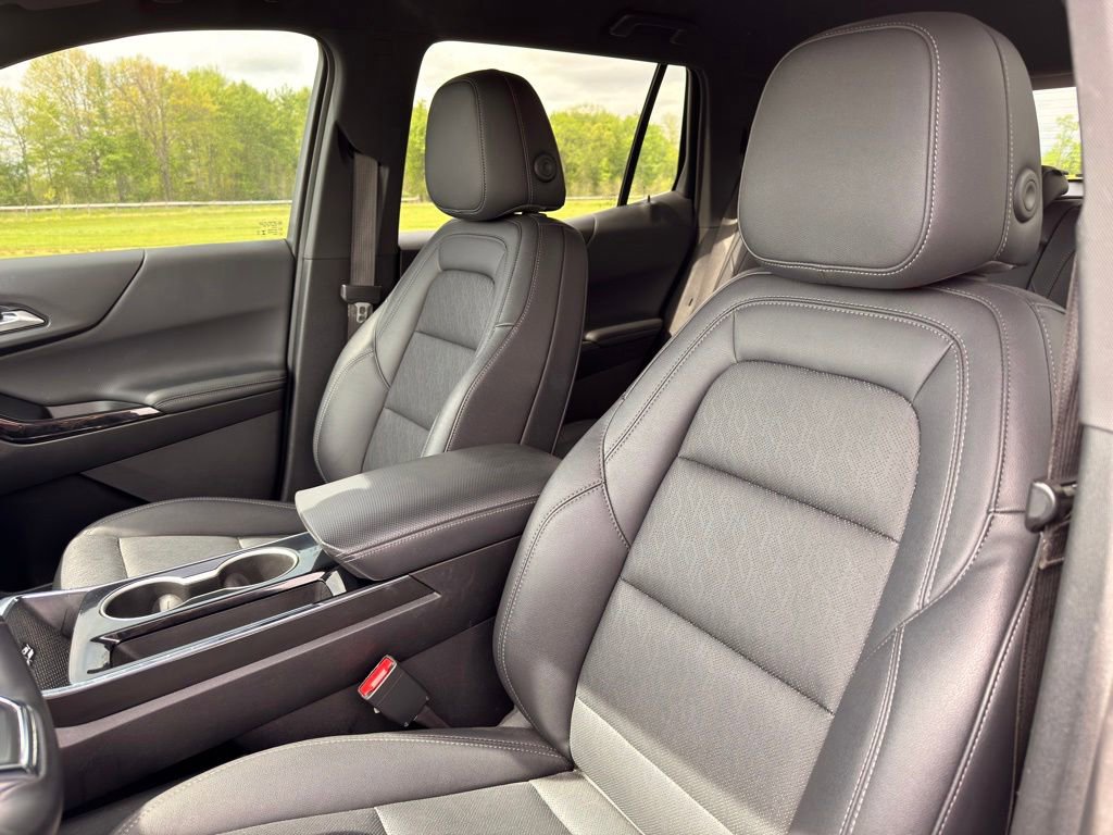 Used 2025 Chevrolet Equinox LT w/ Convenience Package II AWD/4WD image 24