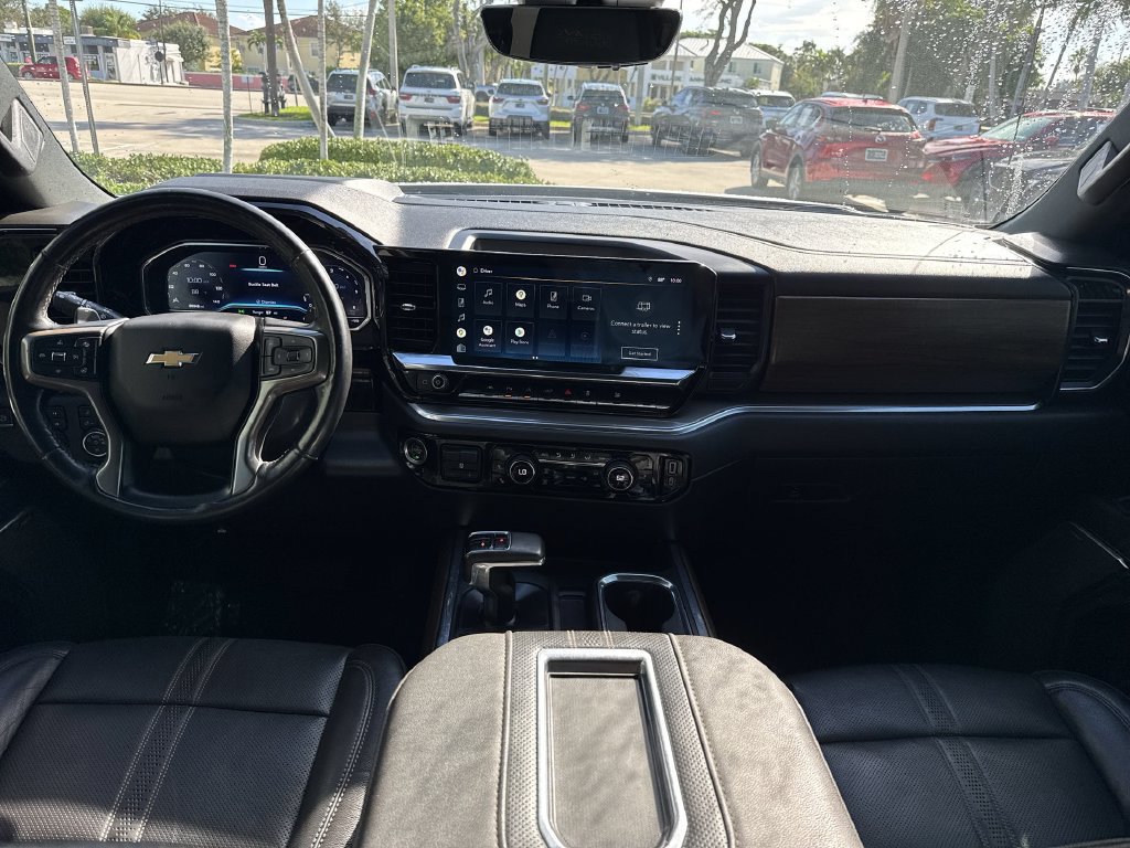 Used 2022 Chevrolet Silverado 1500 High Country w/ Technology Package AWD/4WD image 14