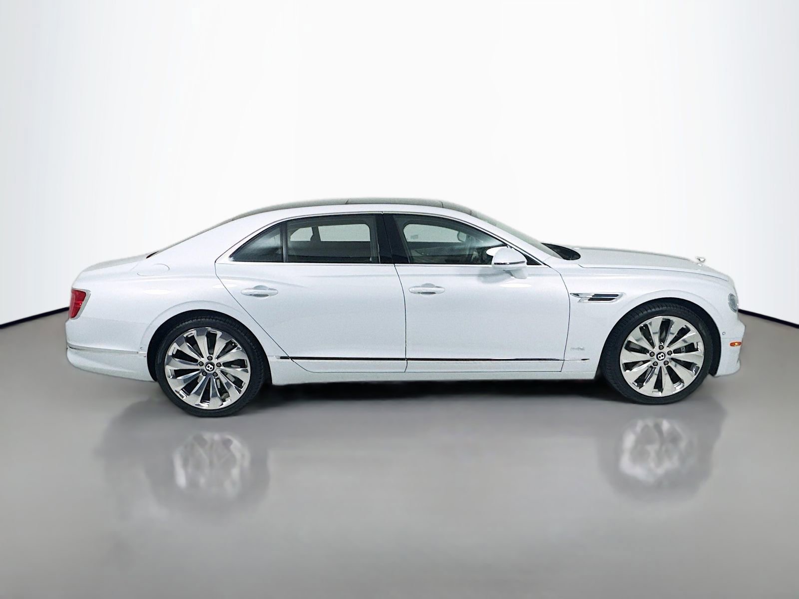 Used 2022 Bentley Flying Spur W12 image 9