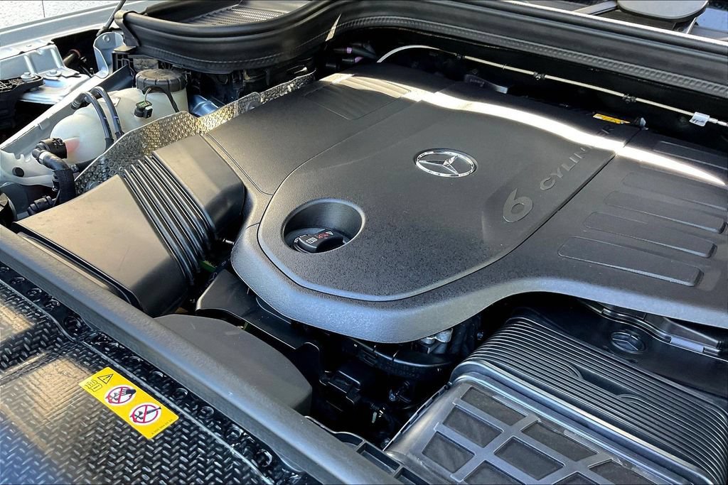 Used 2025 Mercedes-Benz GLS 450 4MATIC image 30