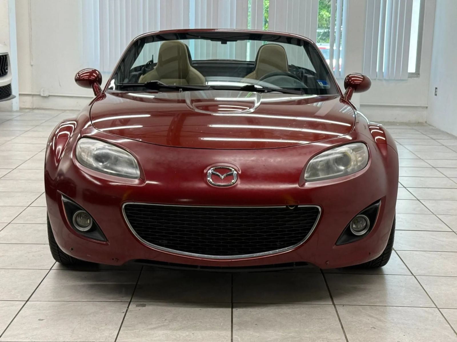 Used 2009 MAZDA MX-5 Miata Grand Touring w/ Premium Pkg RWD image 2