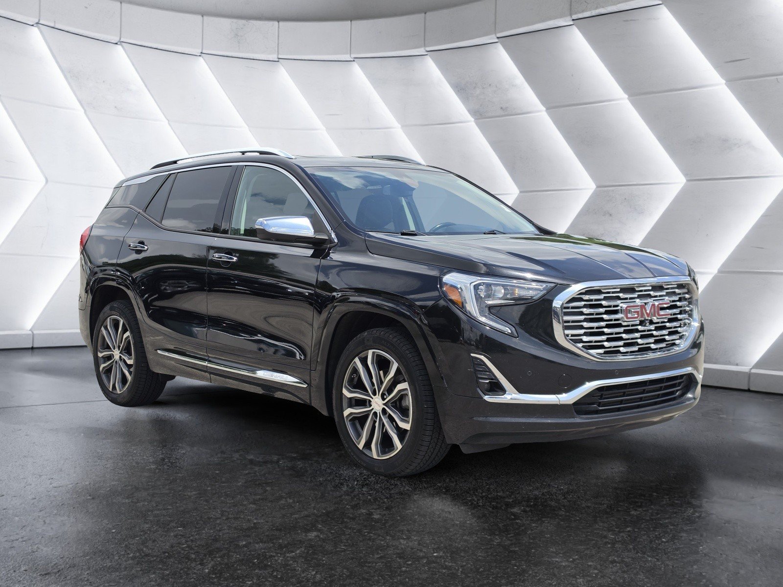 Used 2019 GMC Terrain Denali w/ Advanced Safety Package