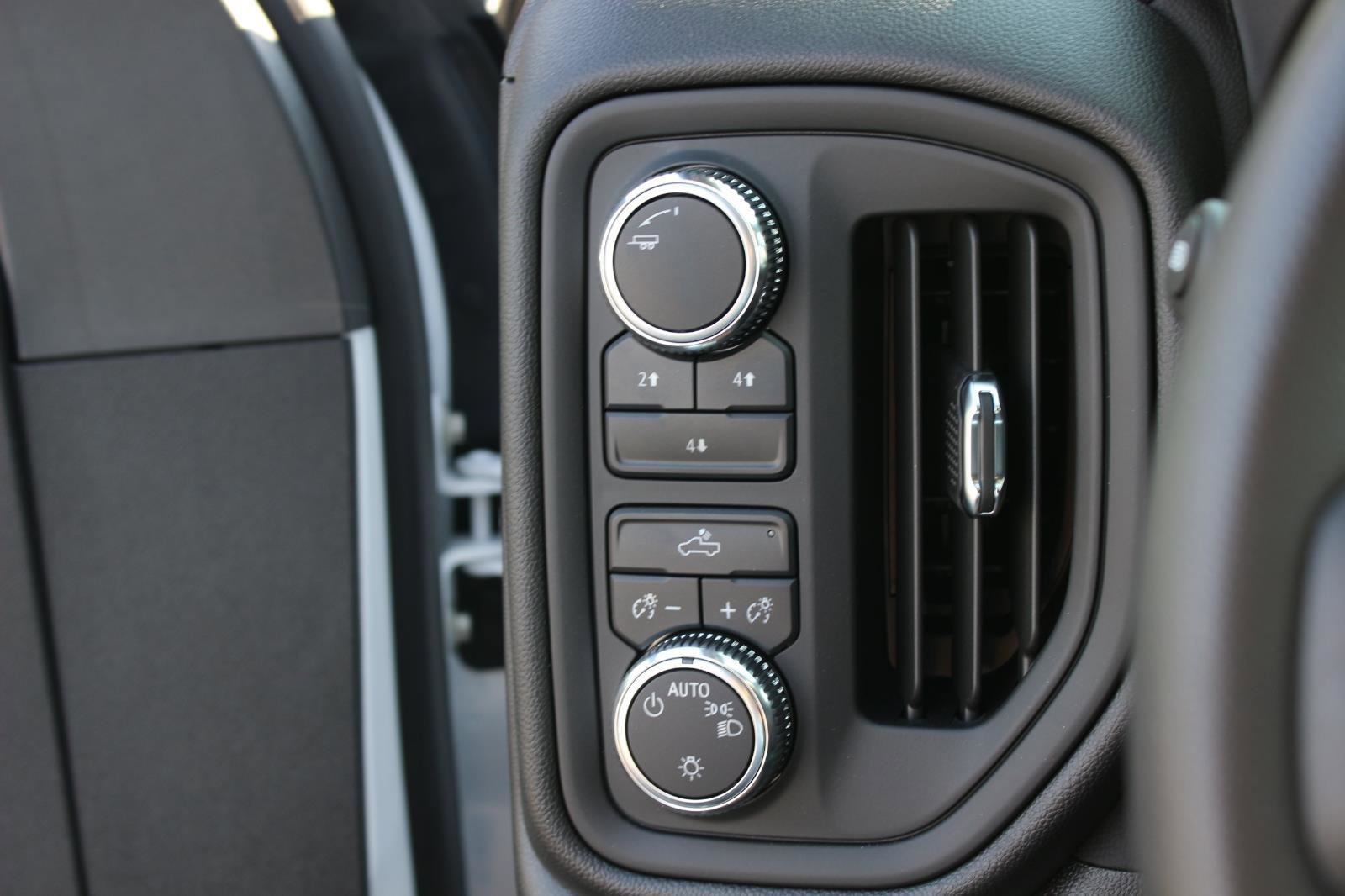 New 2025 GMC Sierra 2500 Pro w/ Convenience Package image 17