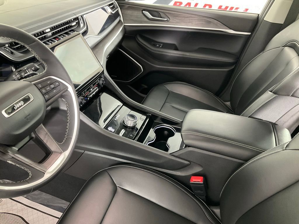 Used 2023 Jeep Grand Cherokee 4WD 4xe w/ Luxury Tech Group II image 12