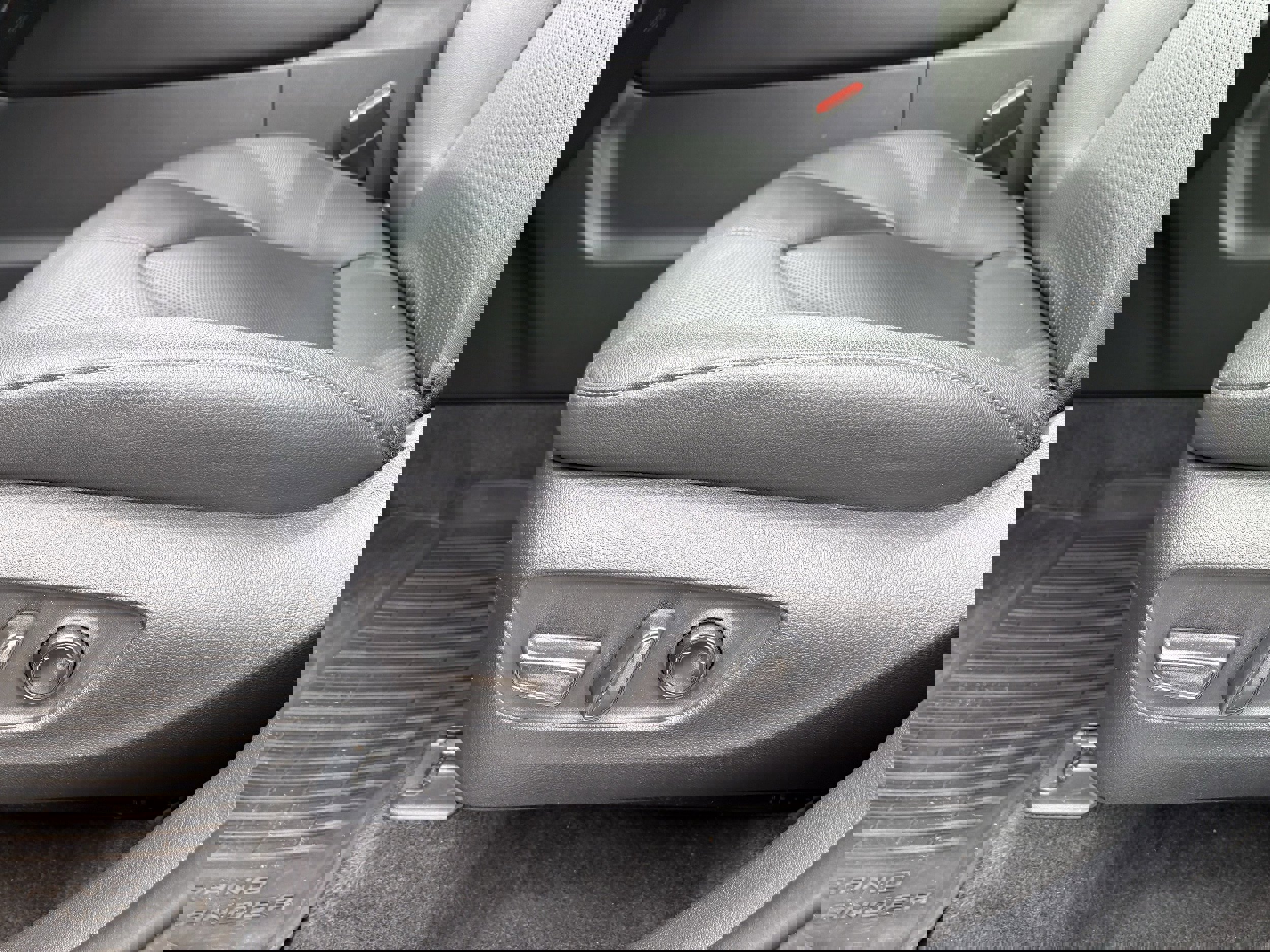 Used 2024 Toyota Grand Highlander Limited image 28