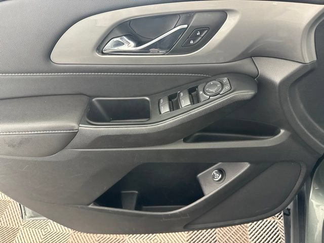 Used 2023 Chevrolet Traverse LT AWD/4WD image 18