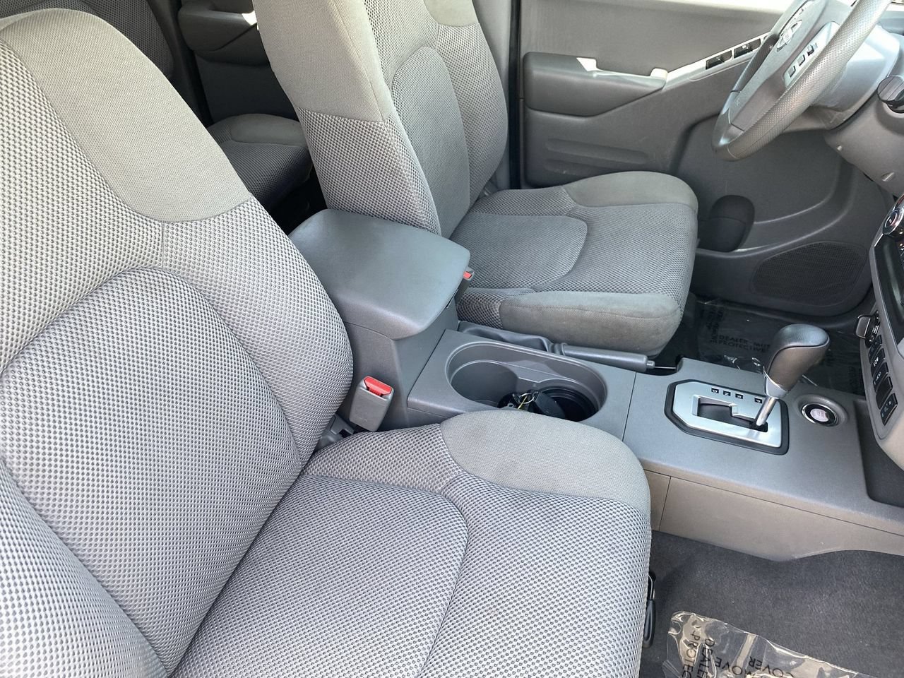 Certified 2021 Nissan Frontier SV w/ Midnight Edition Floor Mats AWD/4WD image 11