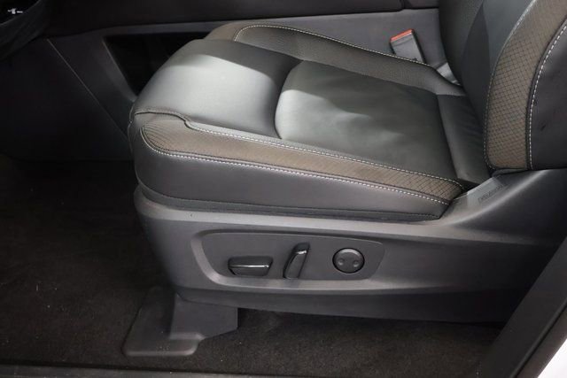 New 2025 Nissan Pathfinder SL image 12