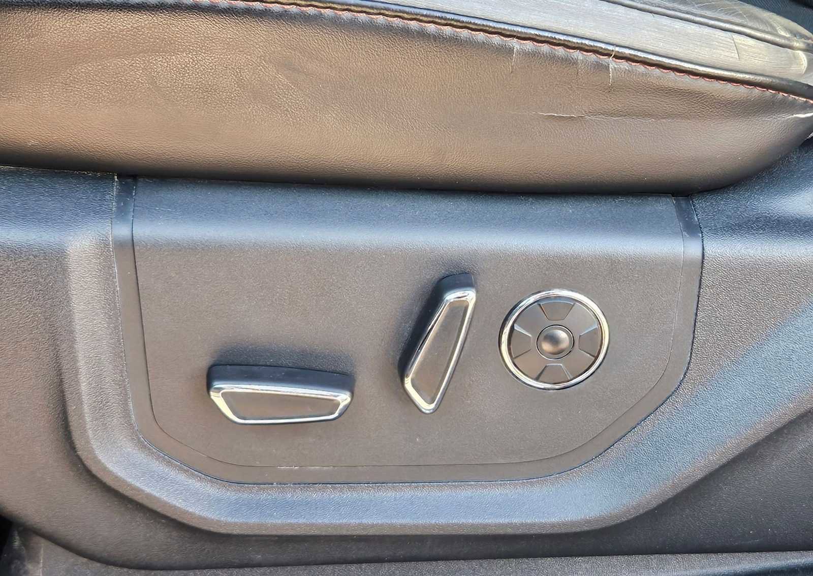 Used 2020 Ford F150 Platinum w/ Equipment Group 701A Luxury image 18