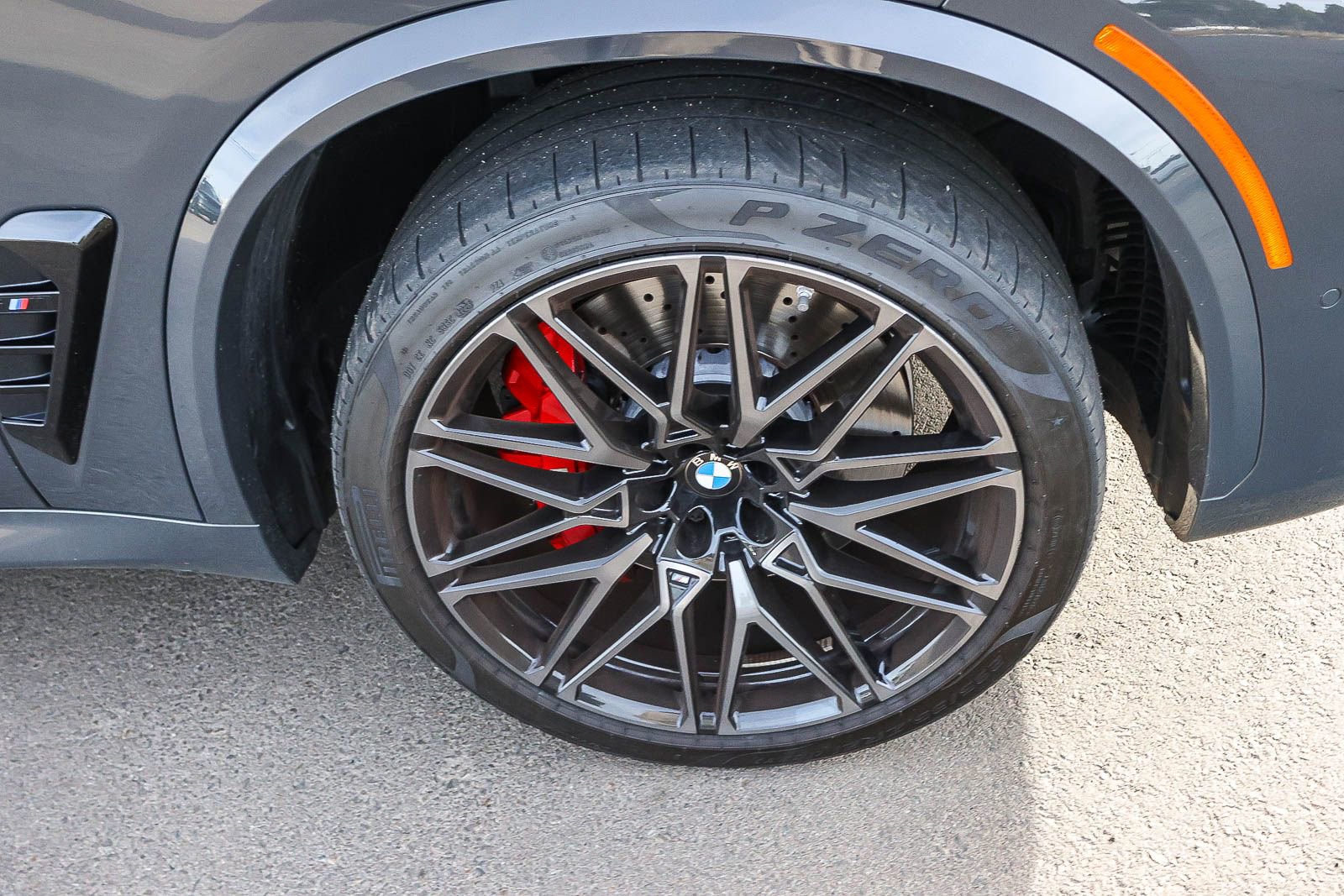 Used 2025 BMW X5 M Competition w/ Executive Package image 15