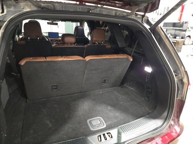 Used 2020 Lincoln Aviator Reserve w/ Equipment Group 202A AWD/4WD image 11