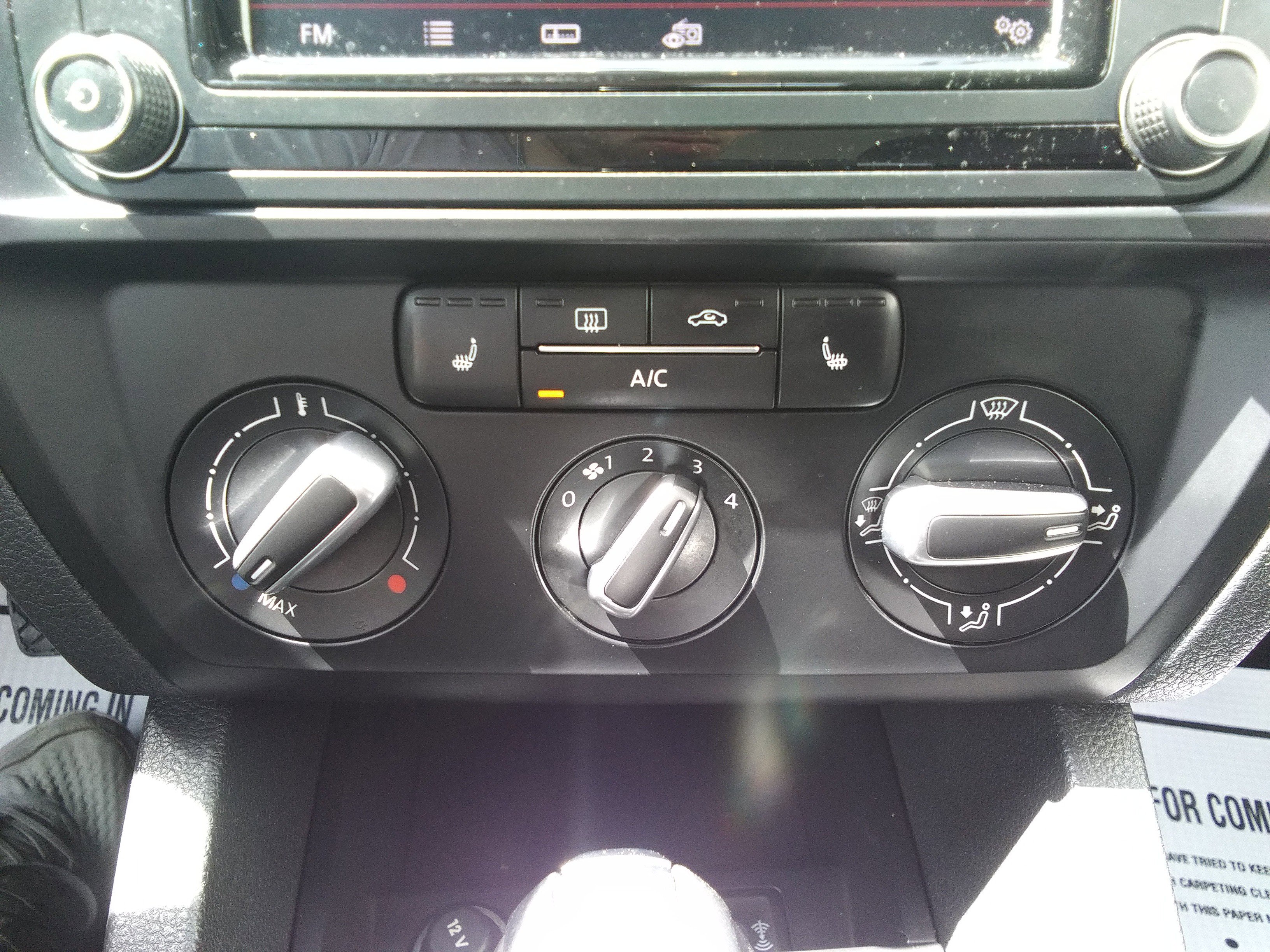Used 2018 Volkswagen Jetta SE FWD image 18