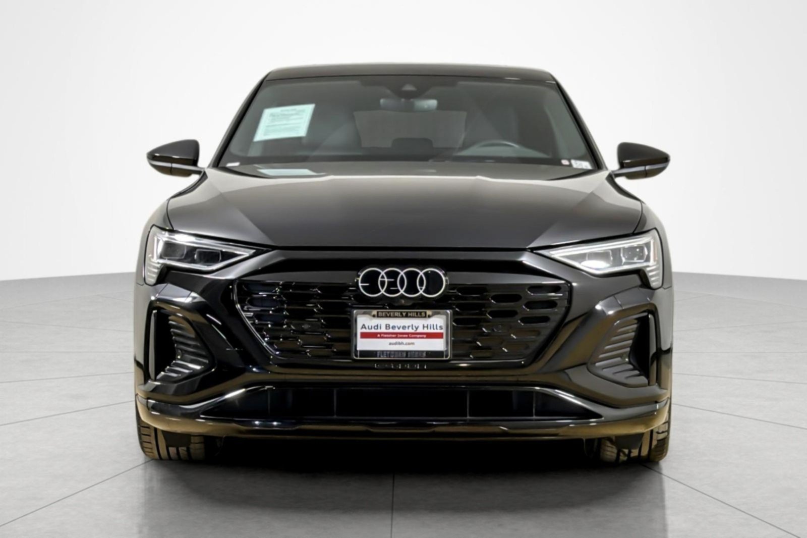 Used 2024 Audi Q8 e-tron Premium AWD/4WD image 8