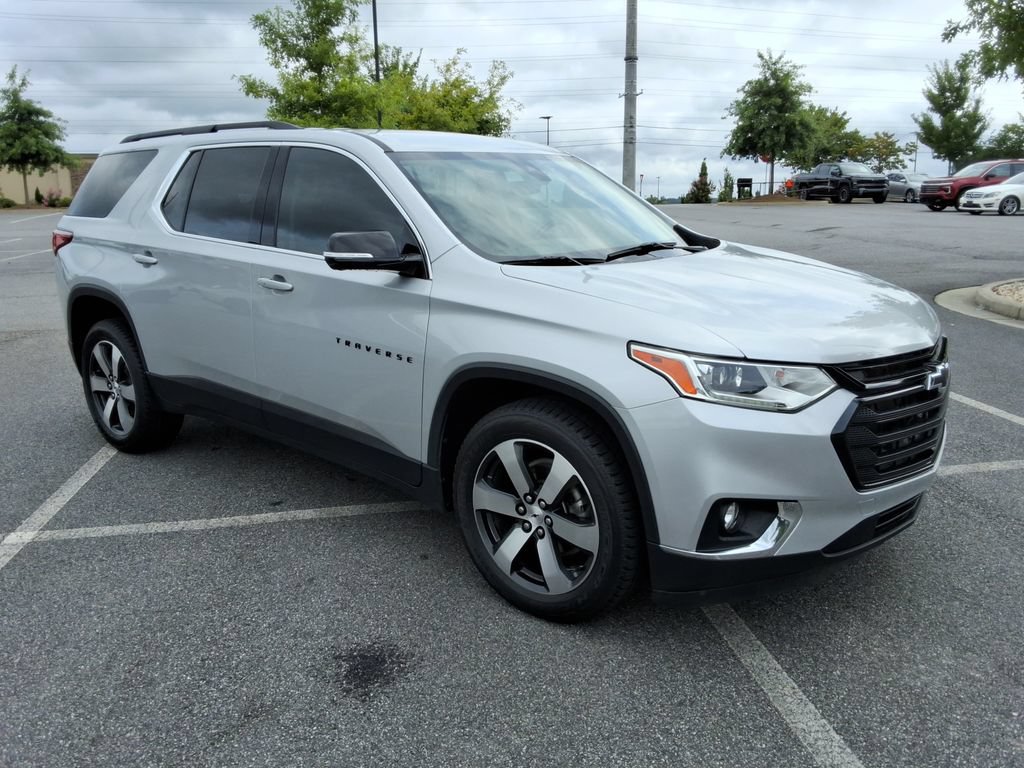 Certified 2020 Chevrolet Traverse LT w/ LT Premium Package FWD image 3