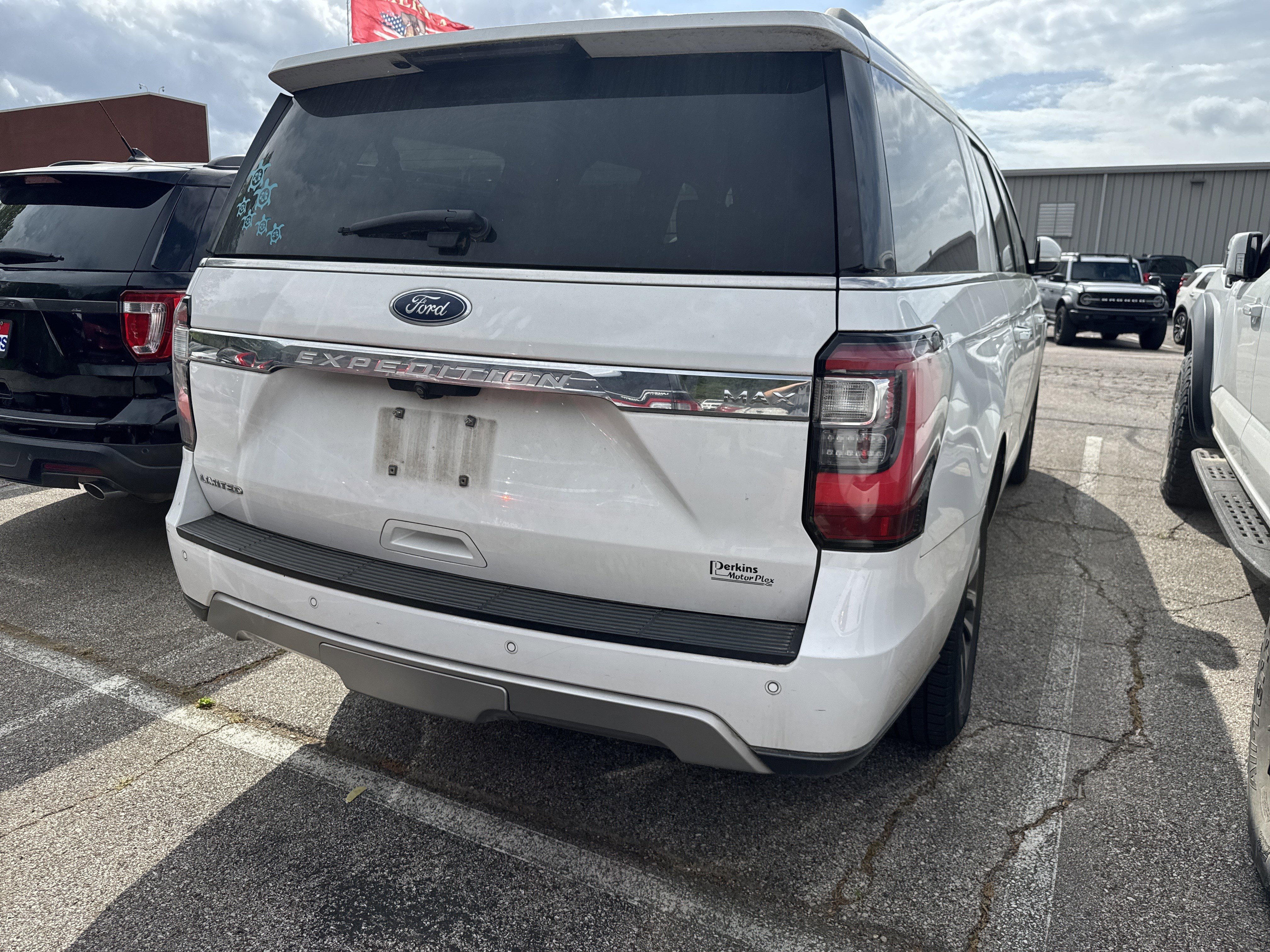 Used 2018 Ford Expedition Max Limited RWD image 2