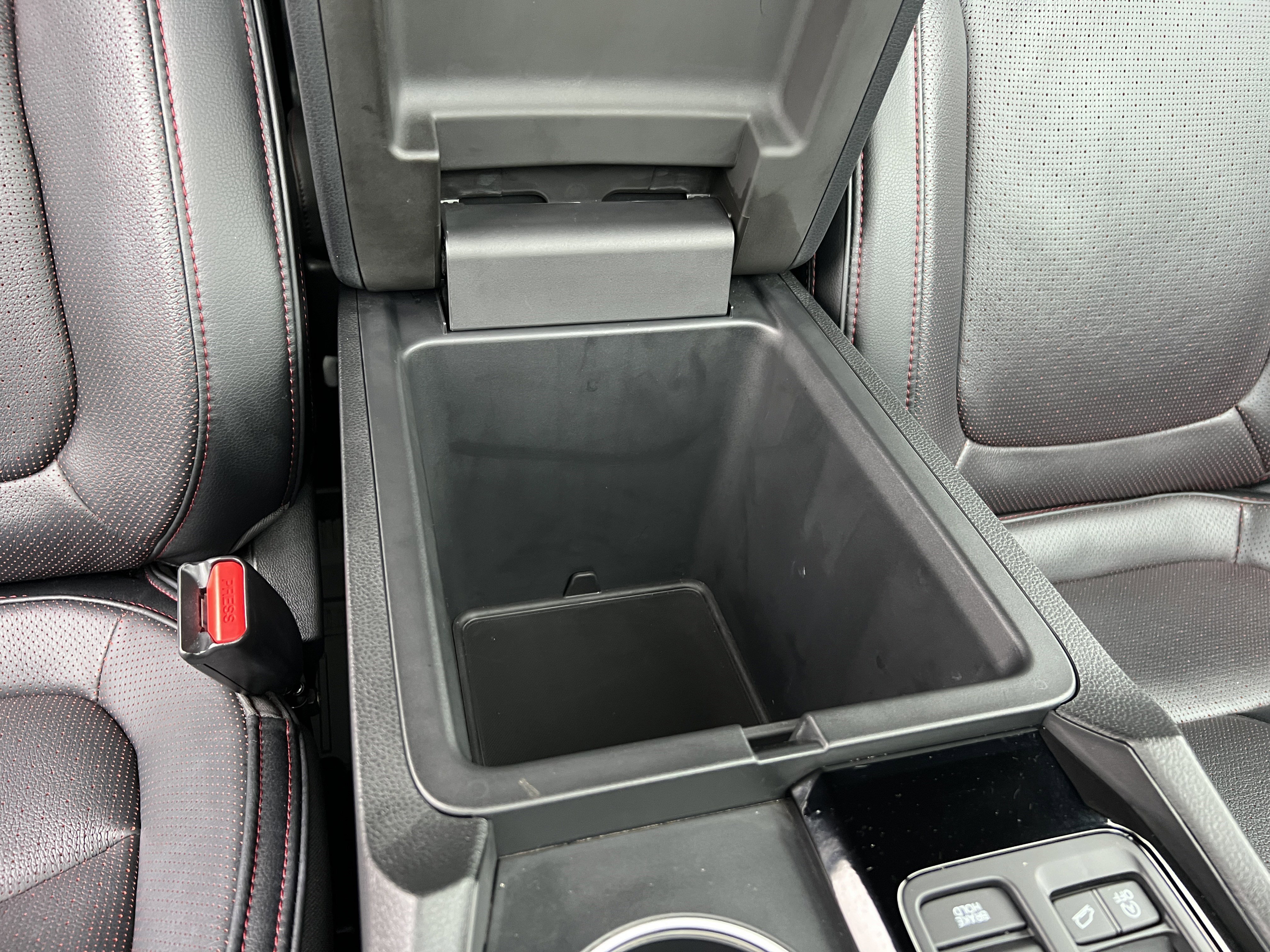 Used 2025 Honda Pilot Black Edition image 28