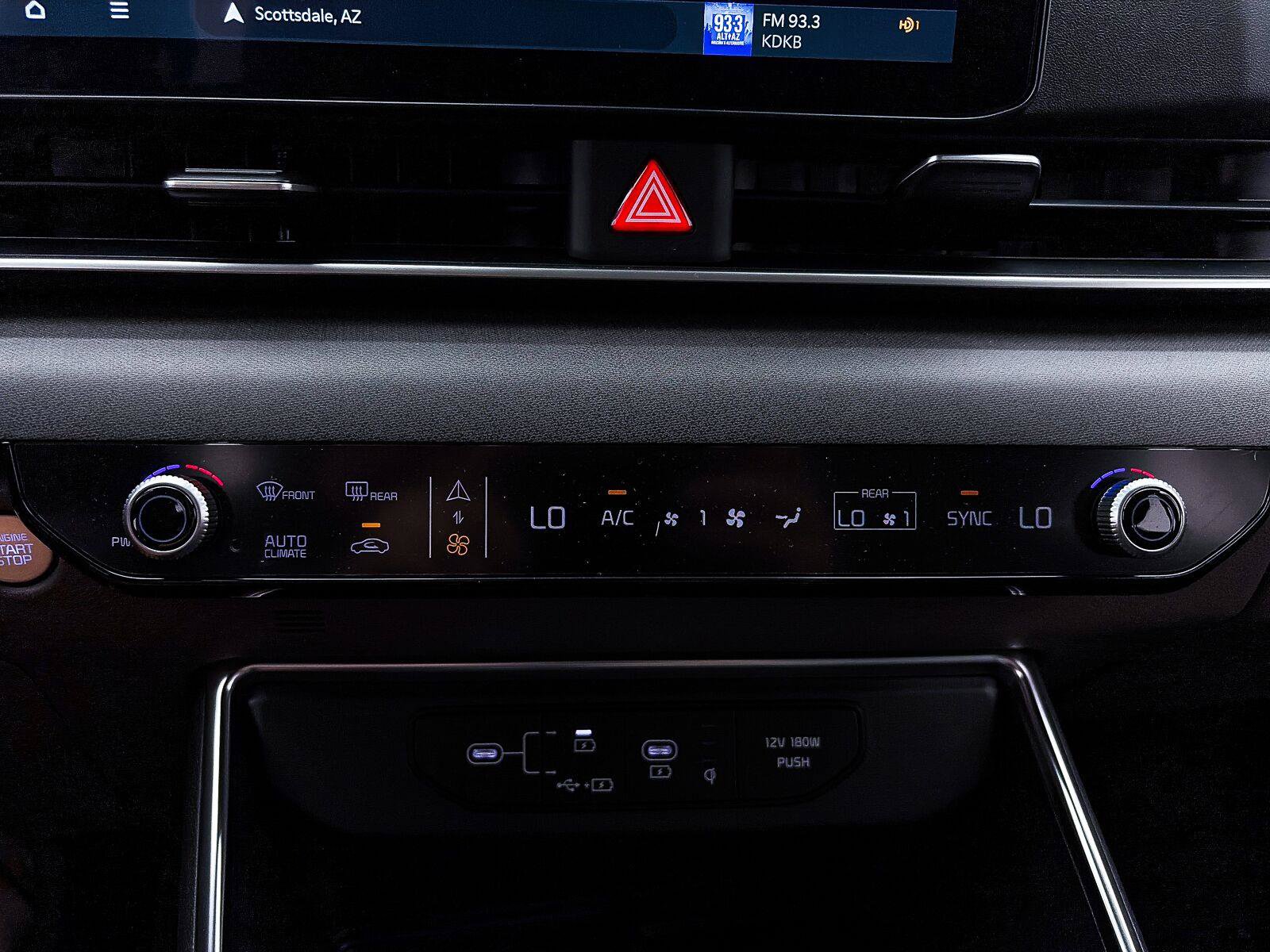 Used 2026 Kia Carnival EX FWD image 32