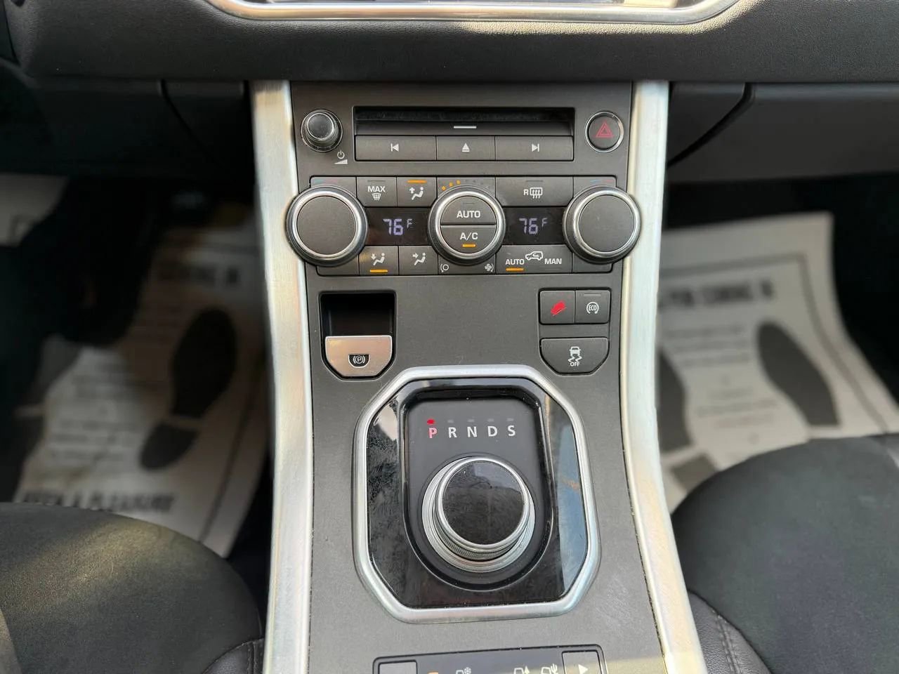 Used 2015 Land Rover Range Rover Evoque Pure image 38