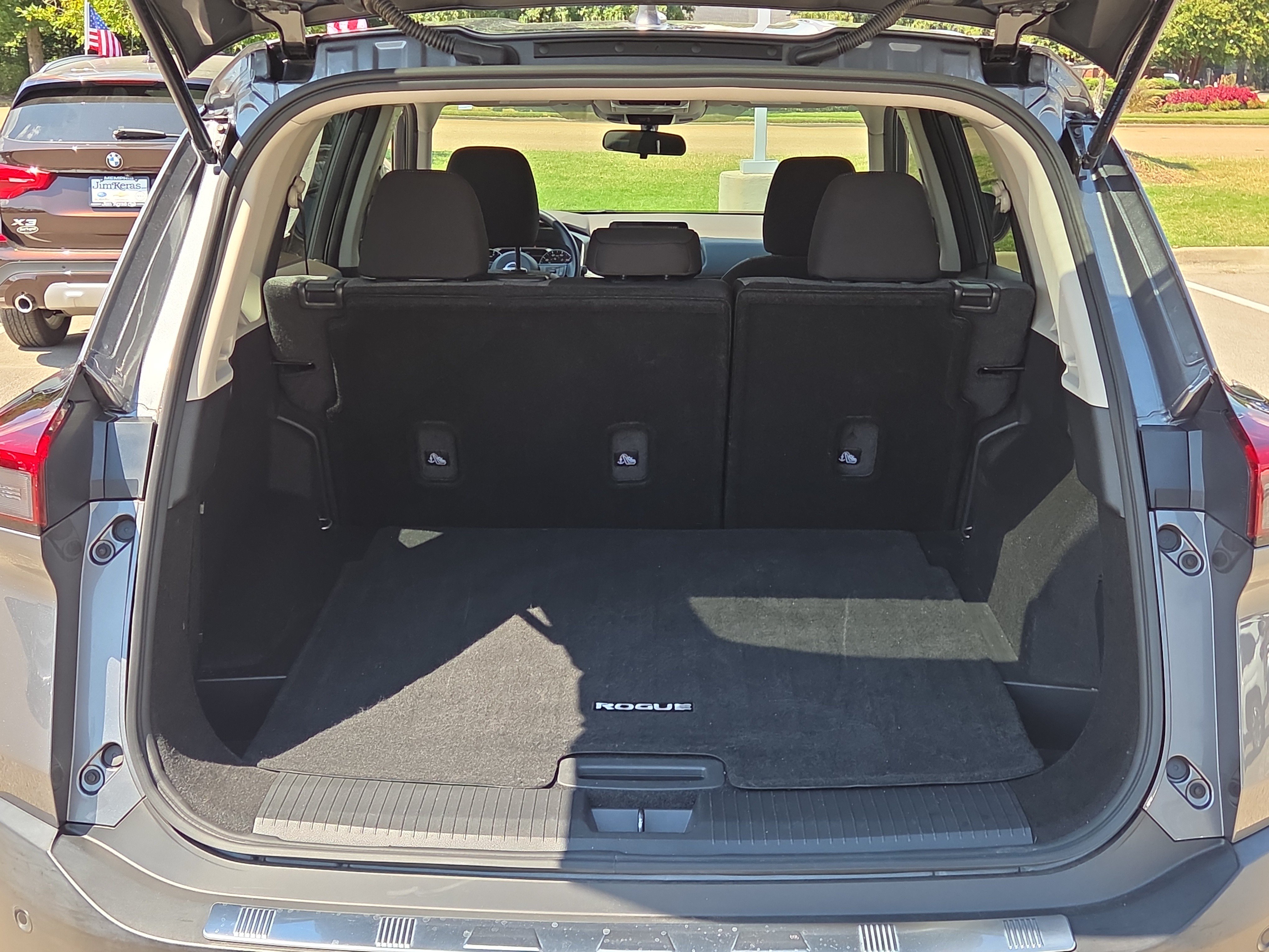 Used 2023 Nissan Rogue SV FWD image 13