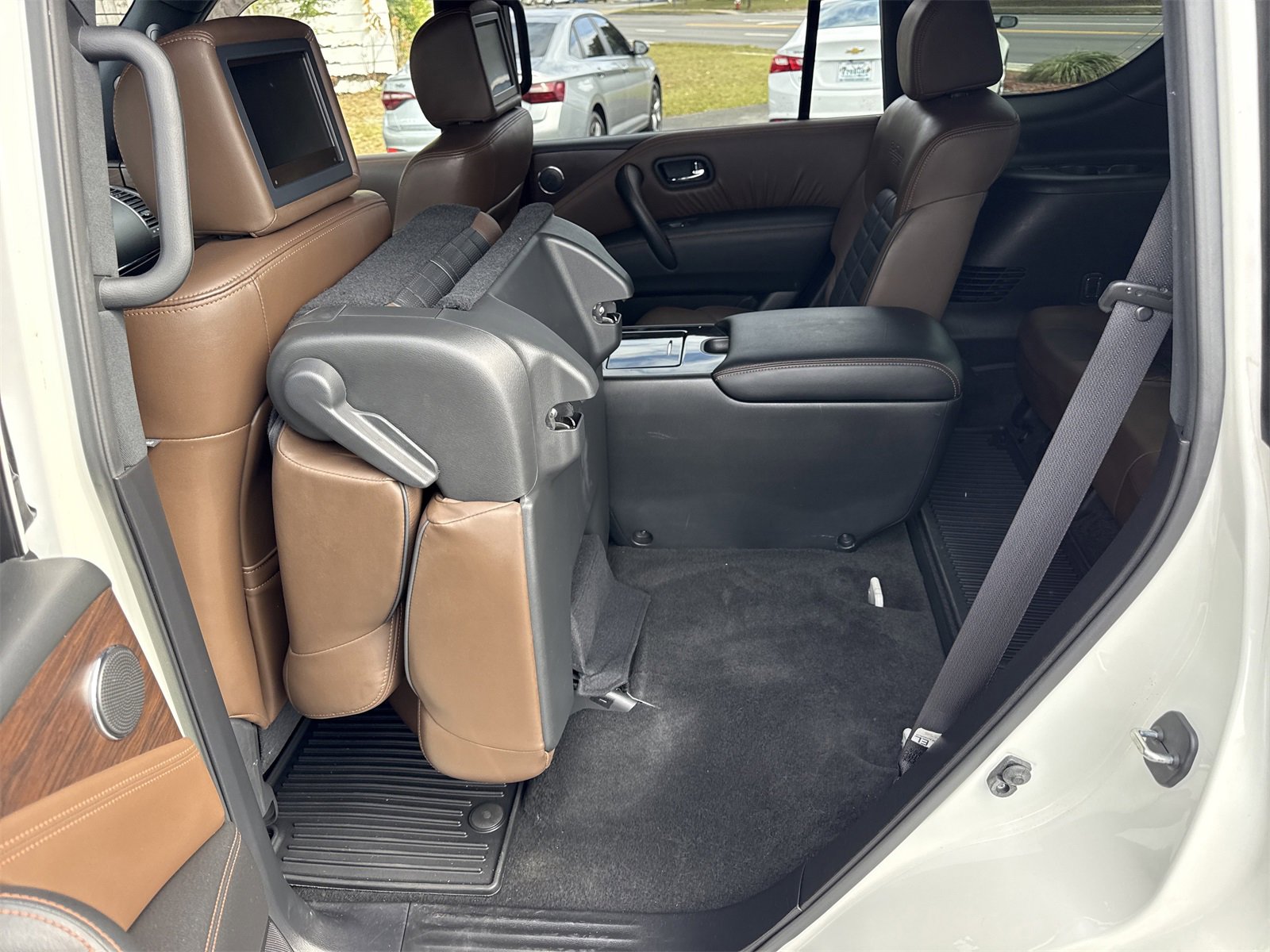 Used 2020 Nissan Armada Platinum w/ Platinum Reserve Package image 11