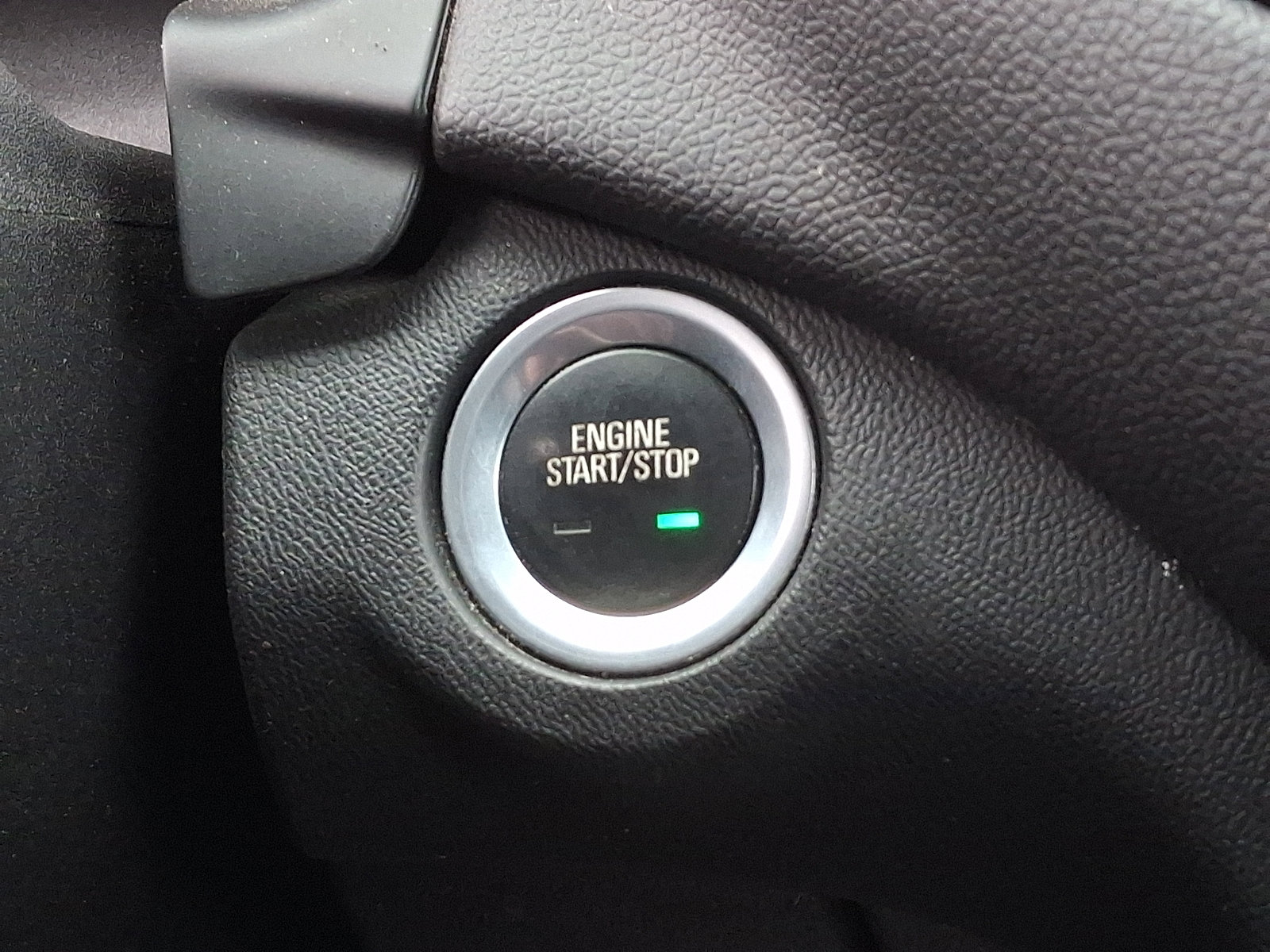 Used 2018 Chevrolet Equinox LT image 28