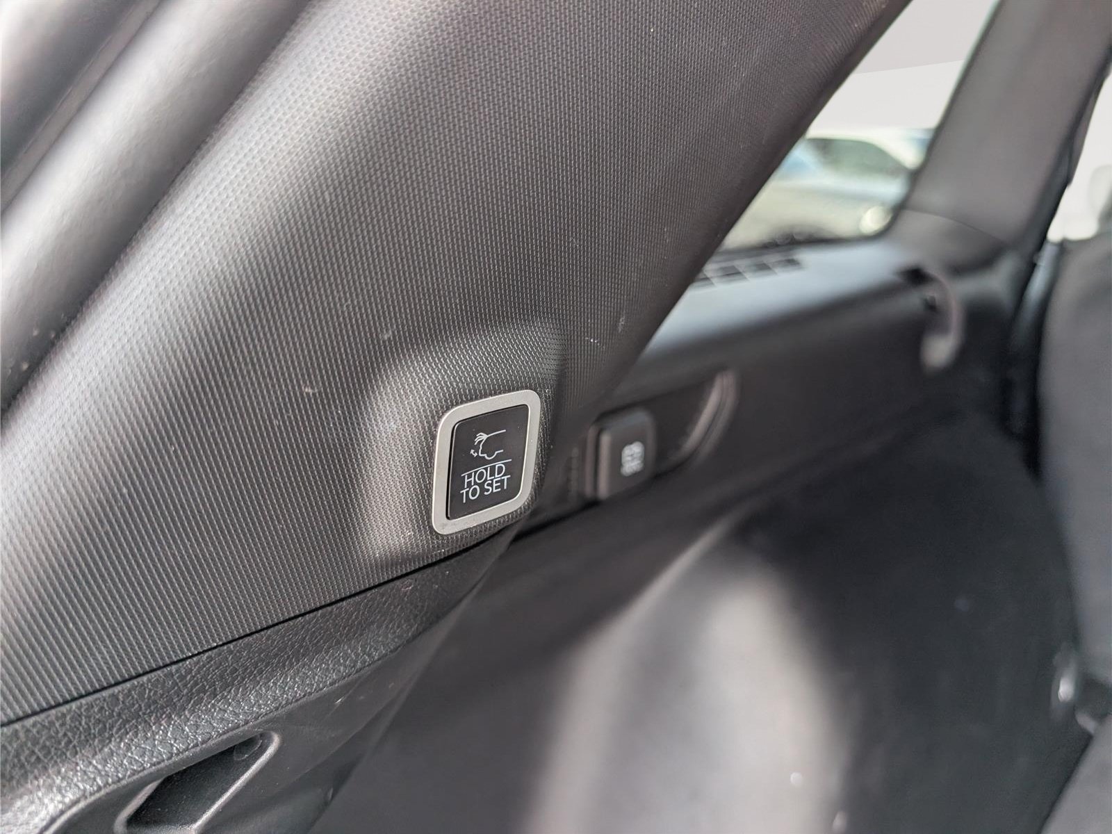 Used 2023 Jeep Grand Cherokee Altitude AWD/4WD image 13