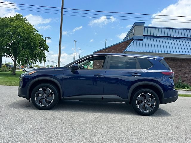 Used 2025 Nissan Rogue SV FWD image 3