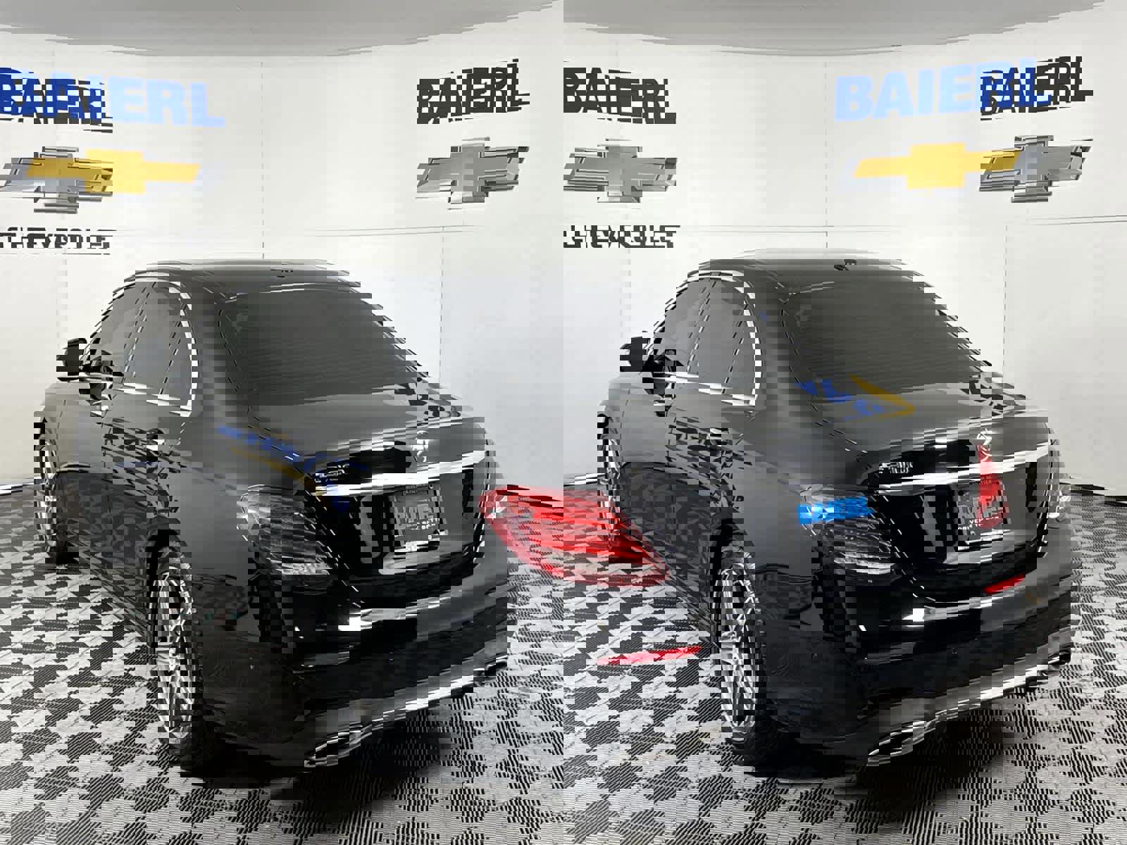 Used 2017 Mercedes-Benz E 300 image 3