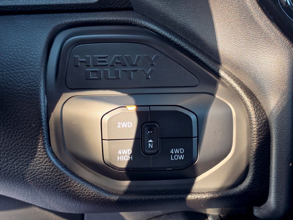 Used 2025 RAM 2500 Laramie AWD/4WD image 23