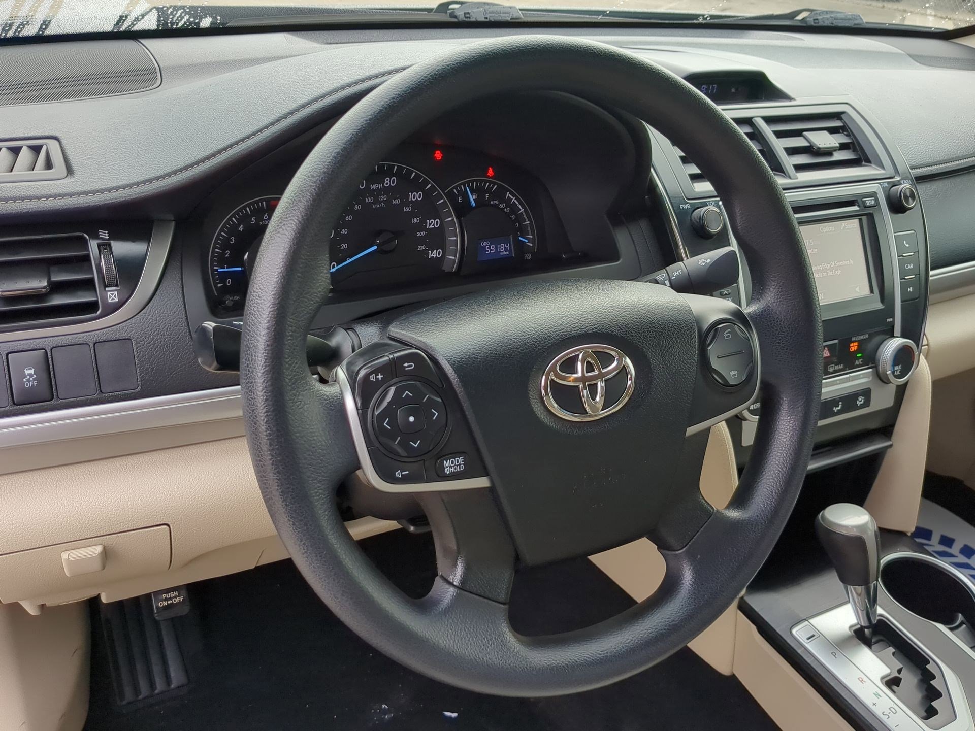 Used 2013 Toyota Camry LE image 16